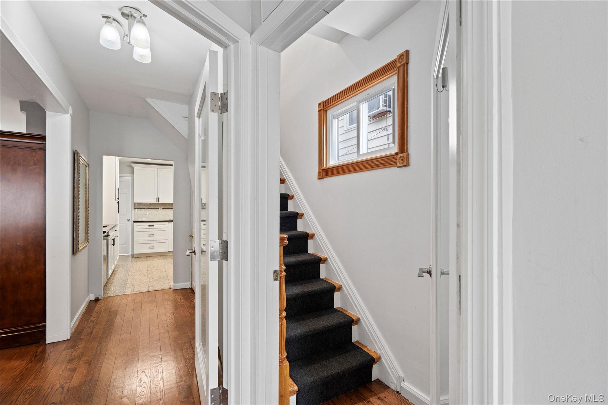 #16 photo, 11 W Hitchcock Avenue, Floral Park , NY 11001