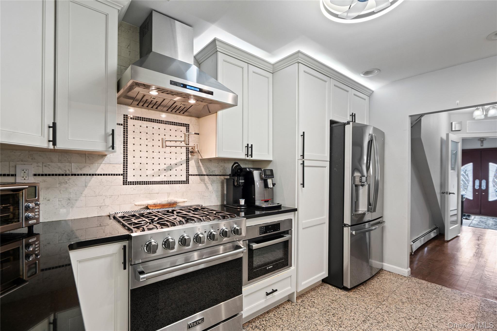 #3 photo, 11 W Hitchcock Avenue, Floral Park , NY 11001