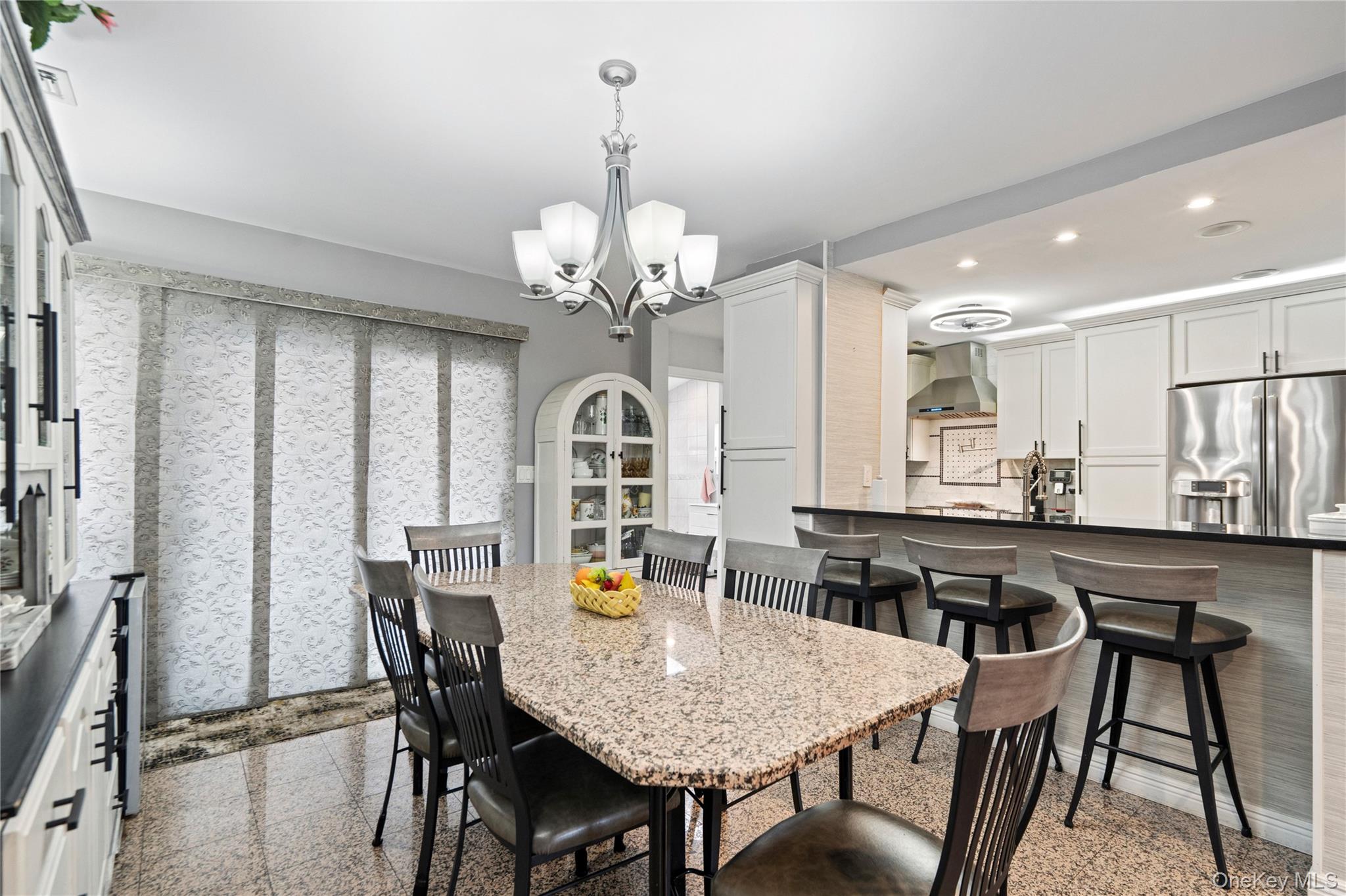 #5 photo, 11 W Hitchcock Avenue, Floral Park , NY 11001