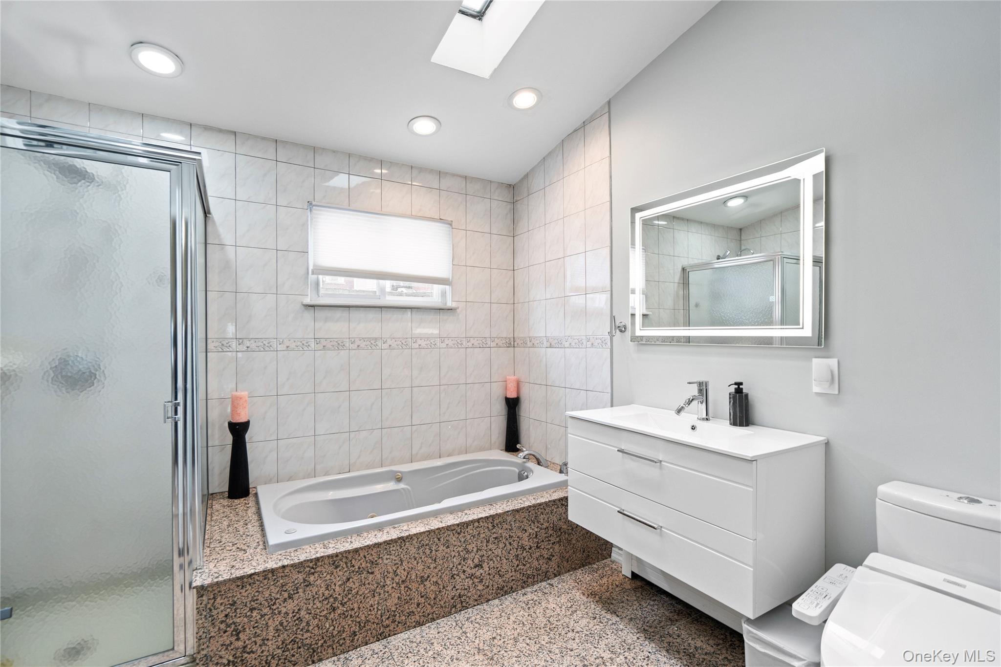 #7 photo, 11 W Hitchcock Avenue, Floral Park , NY 11001