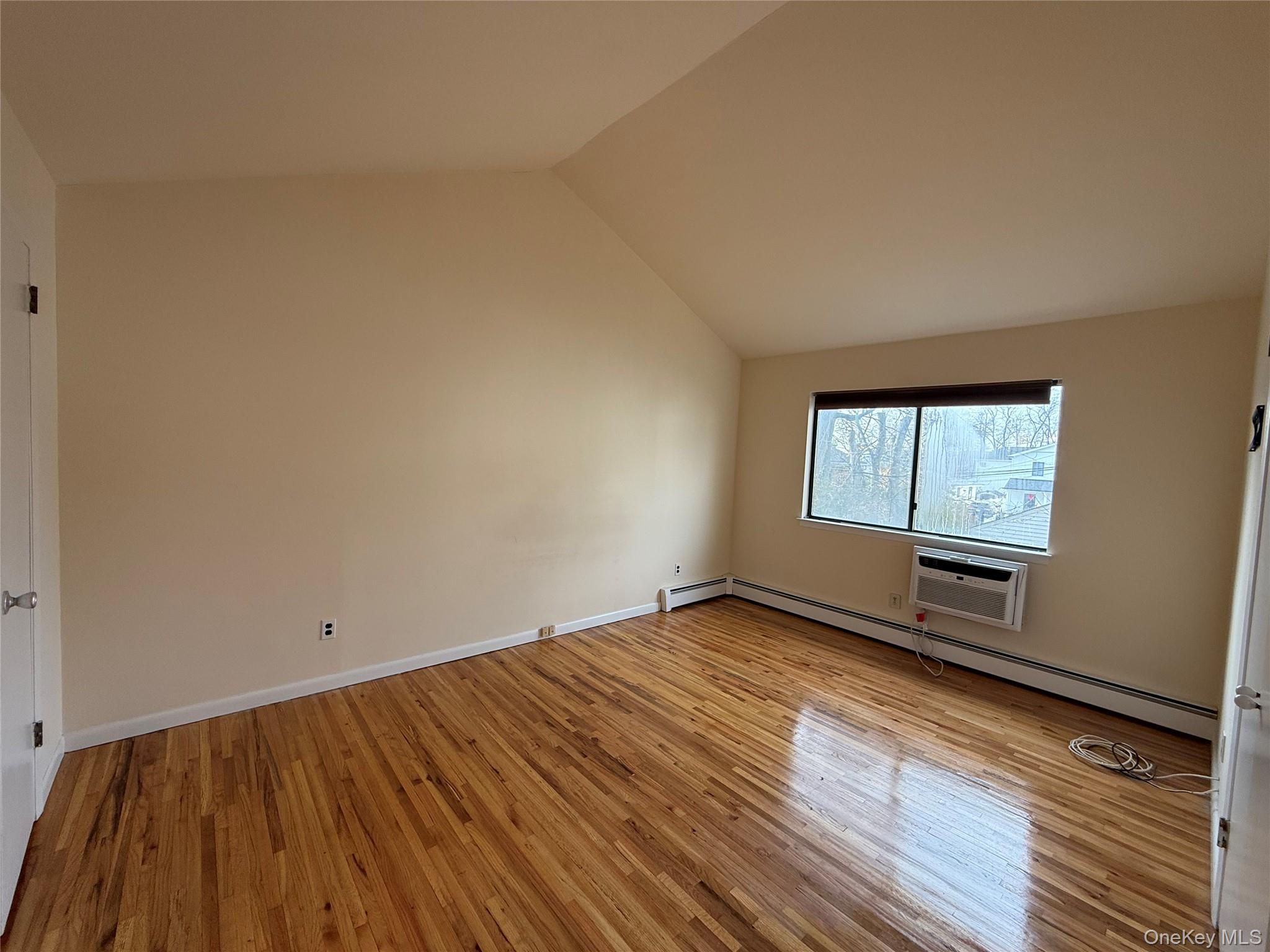 #5 photo, 35A Norwood Road, Port Washington , NY 11050