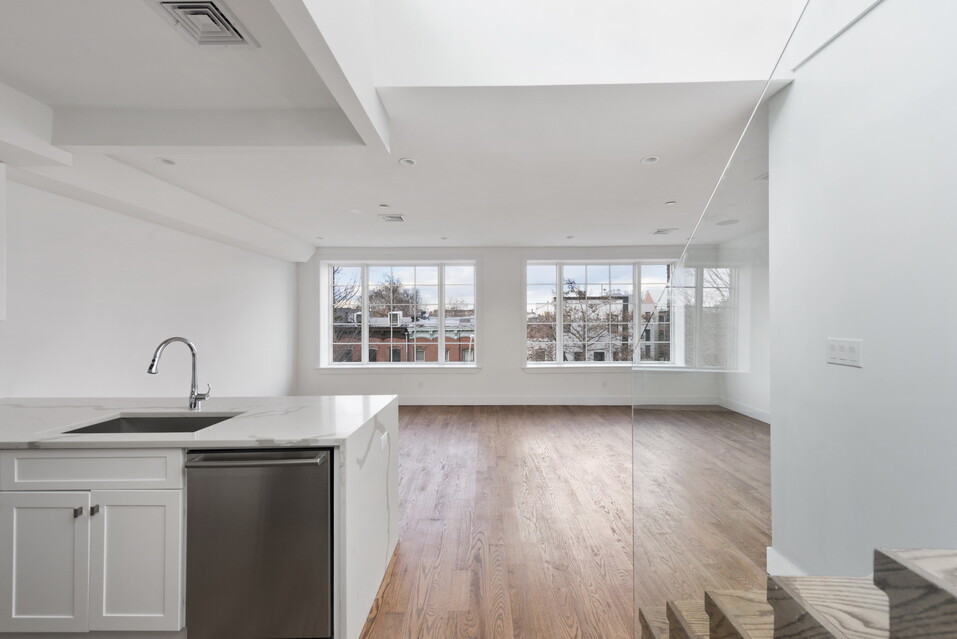 #4 photo, Brooklyn, הברונקס Bedford-Stuyvesant , NY 11216