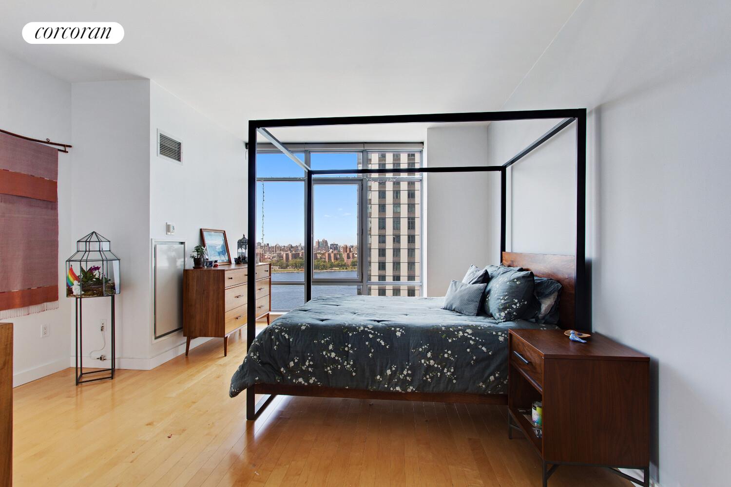 #4 photo, 1 NORTHSIDE PIERS, ব্রুকলিন Williamsburg , NY 11249