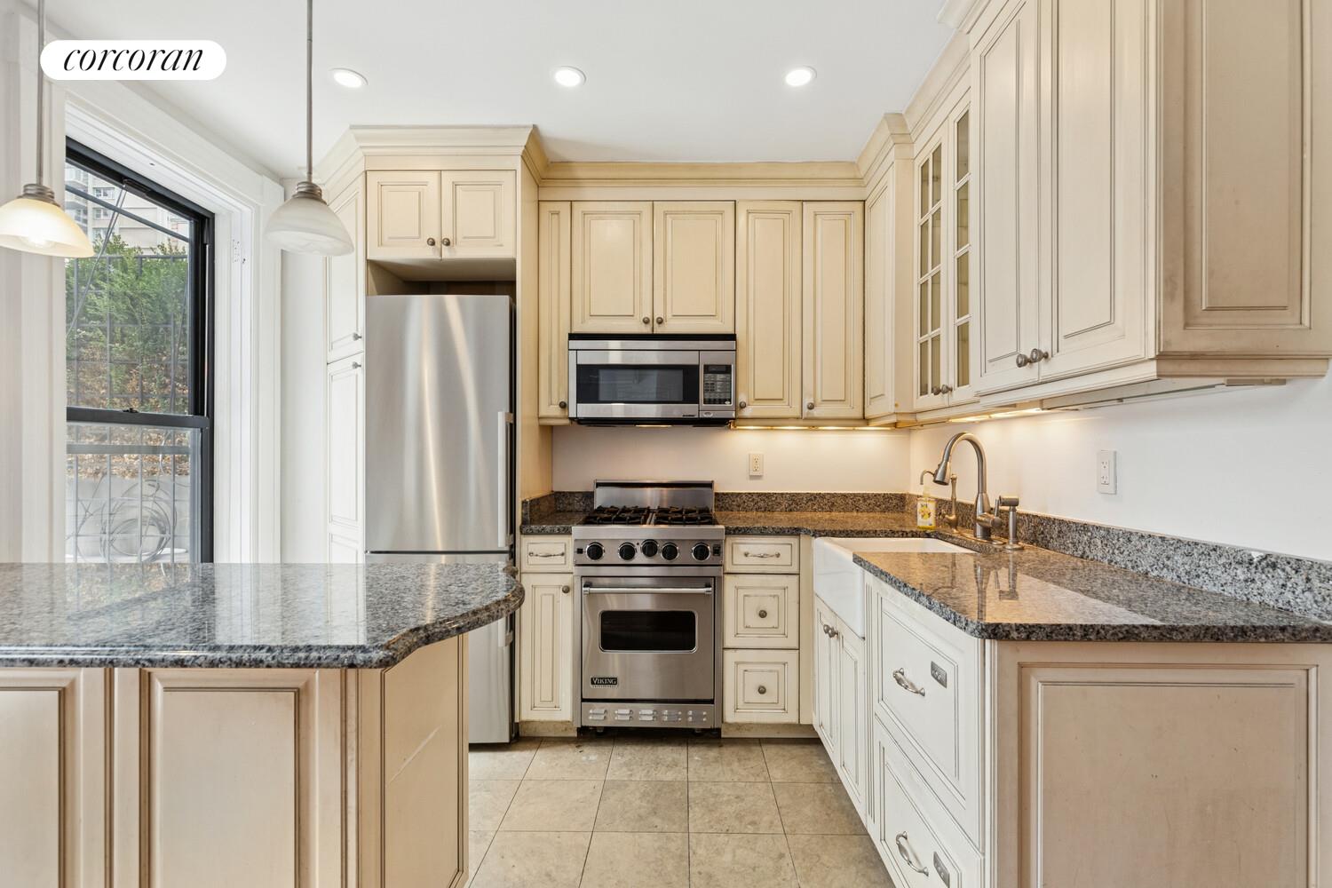 #12 photo, 63 CRANBERRY Street, ব্রুকলিন Brooklyn Heights , NY 11201