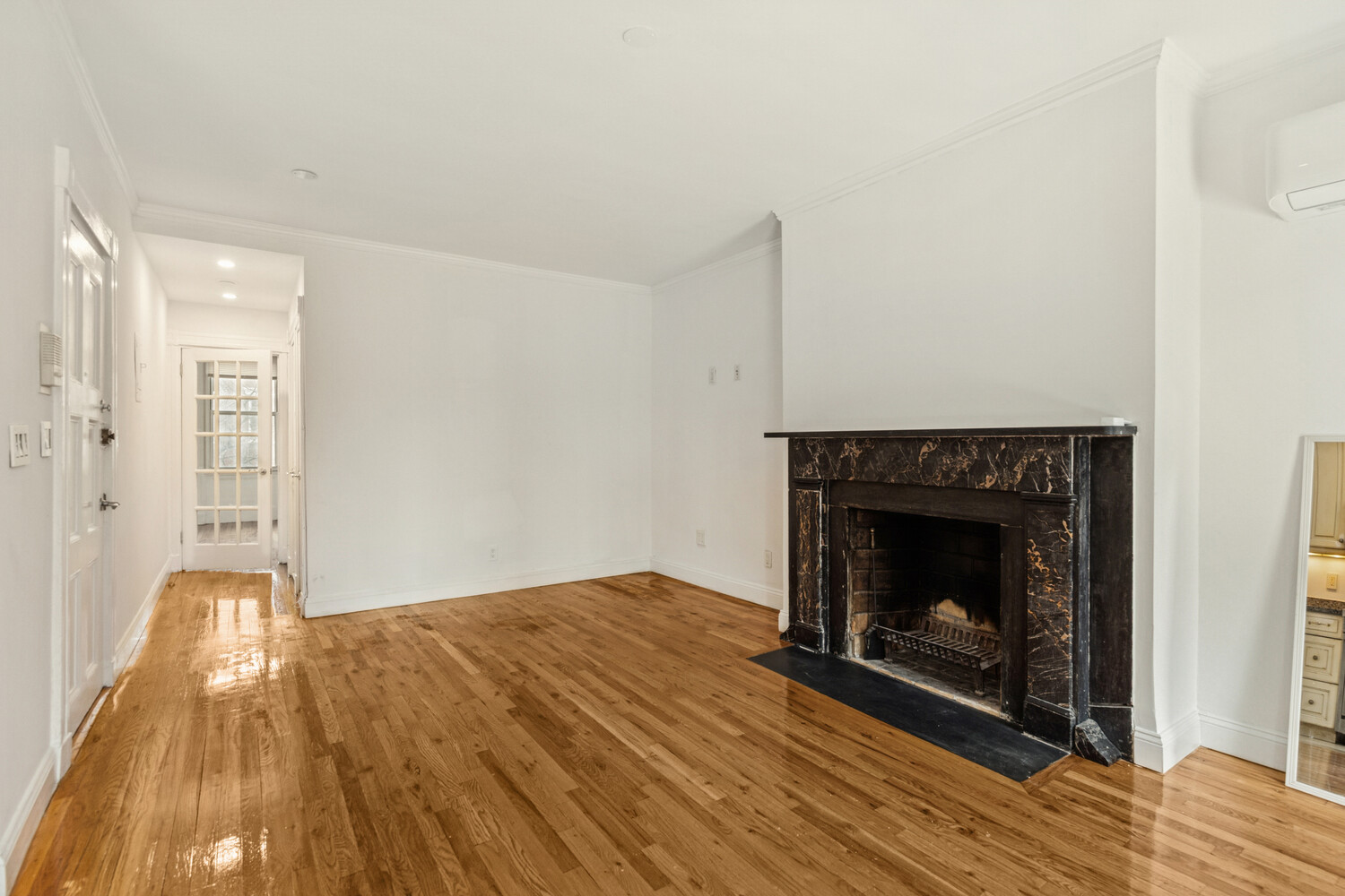 #3 photo, 63 CRANBERRY Street, ব্রুকলিন Brooklyn Heights , NY 11201