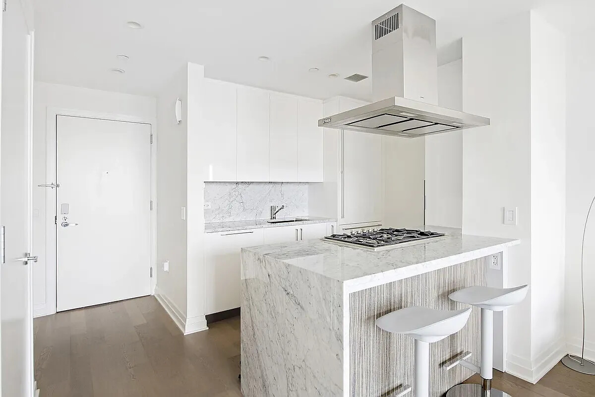 #4 photo, New York City, Hell's Kitchen , NY 10036