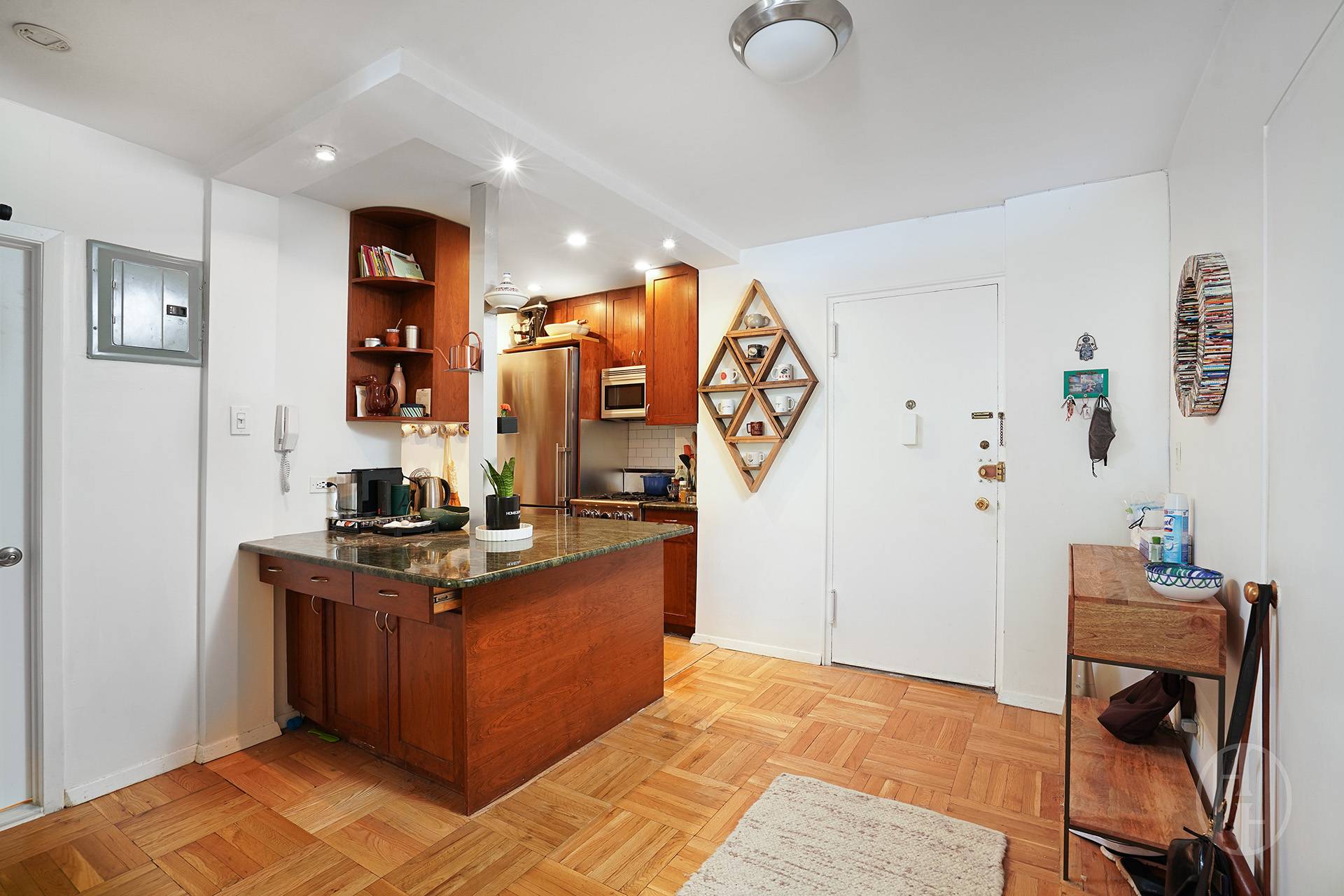 #4 photo, 211 E 18th Street, Gramercy Park , NY 10003