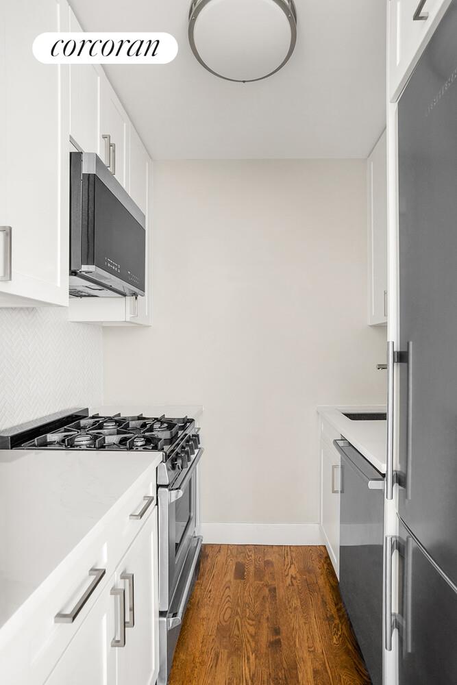 #7 photo, 60 E 9TH Street, Greenwich Village , NY 10003