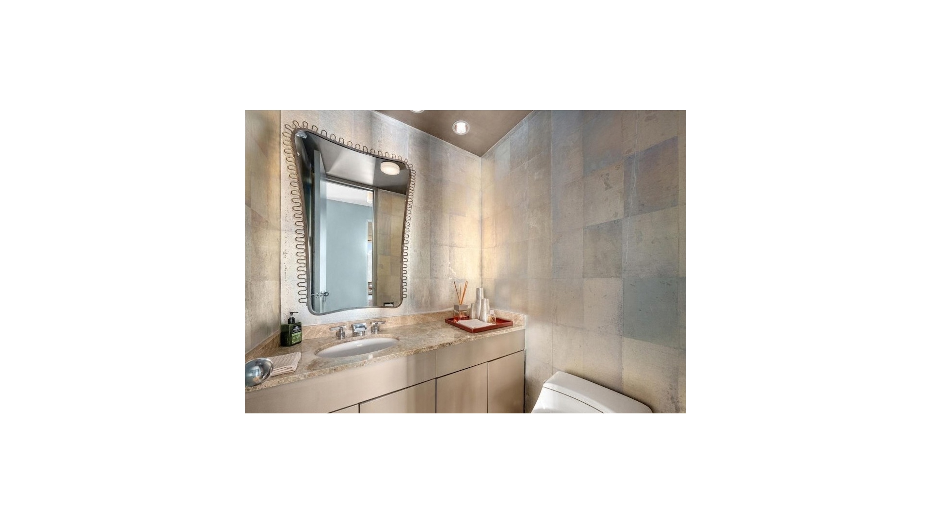 #9 photo, 641 5TH Avenue, Midtown East , NY 10022