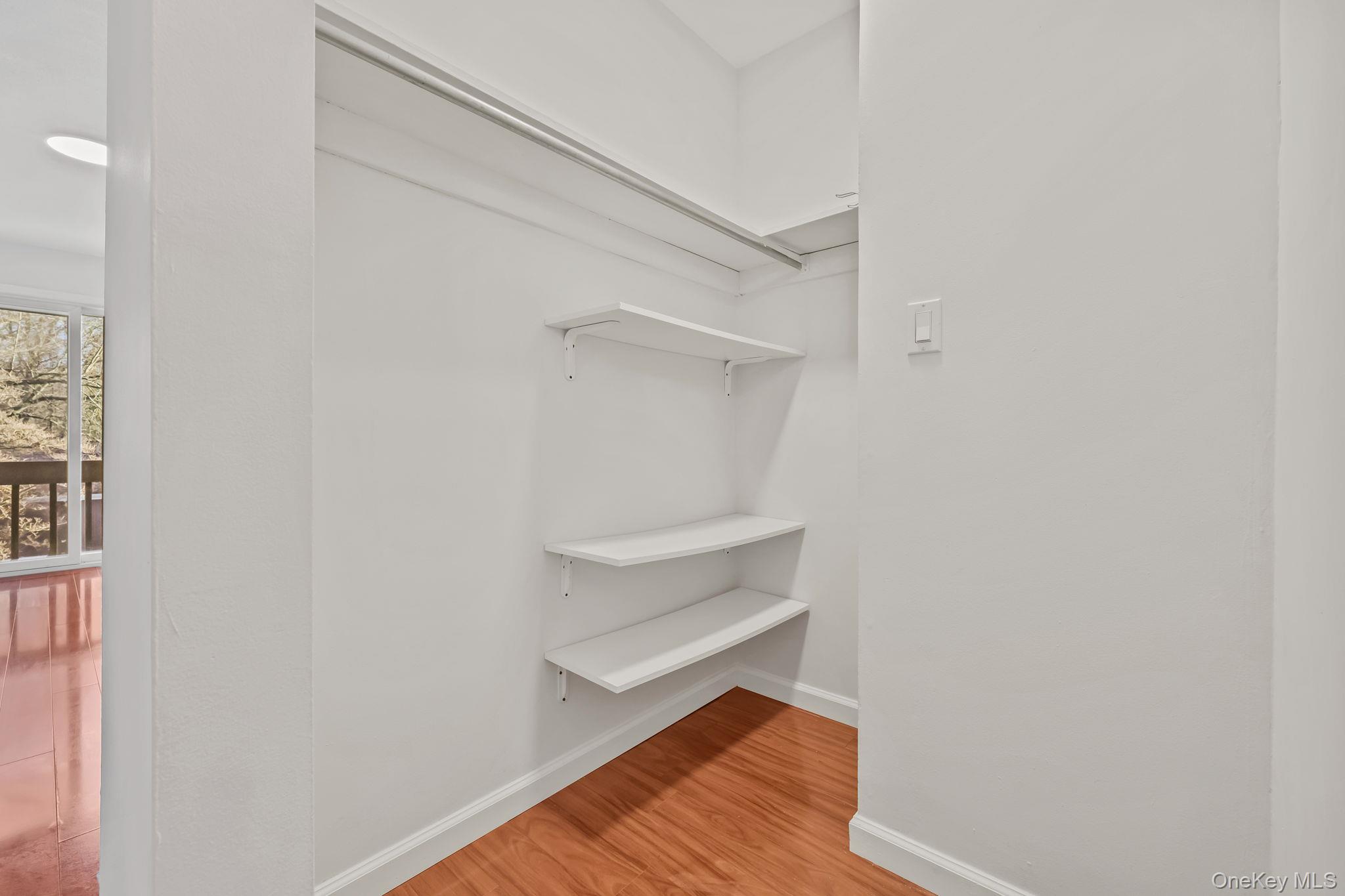 #18 photo, 11 Pondview Close, Chappaqua , NY 10514