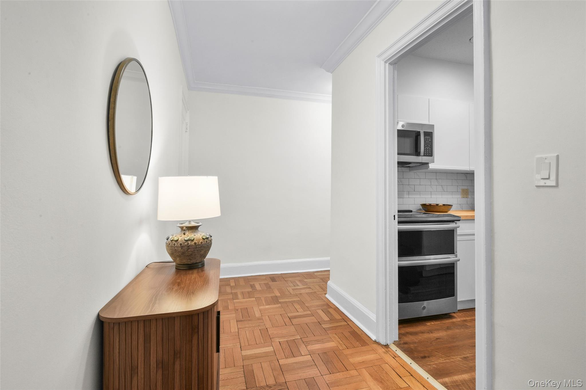 #5 photo, 910 Stuart Avenue, Mamaroneck , NY 10543