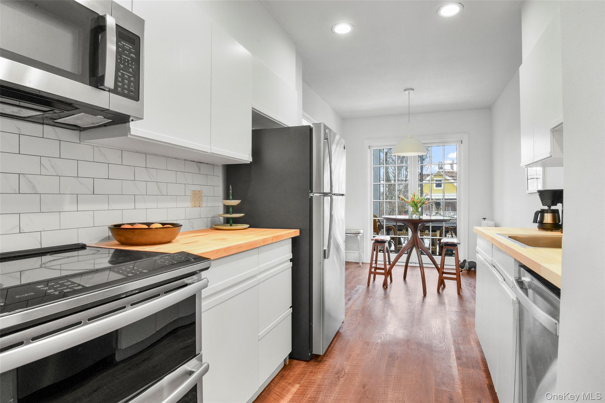 #7 photo, 910 Stuart Avenue, Mamaroneck , NY 10543