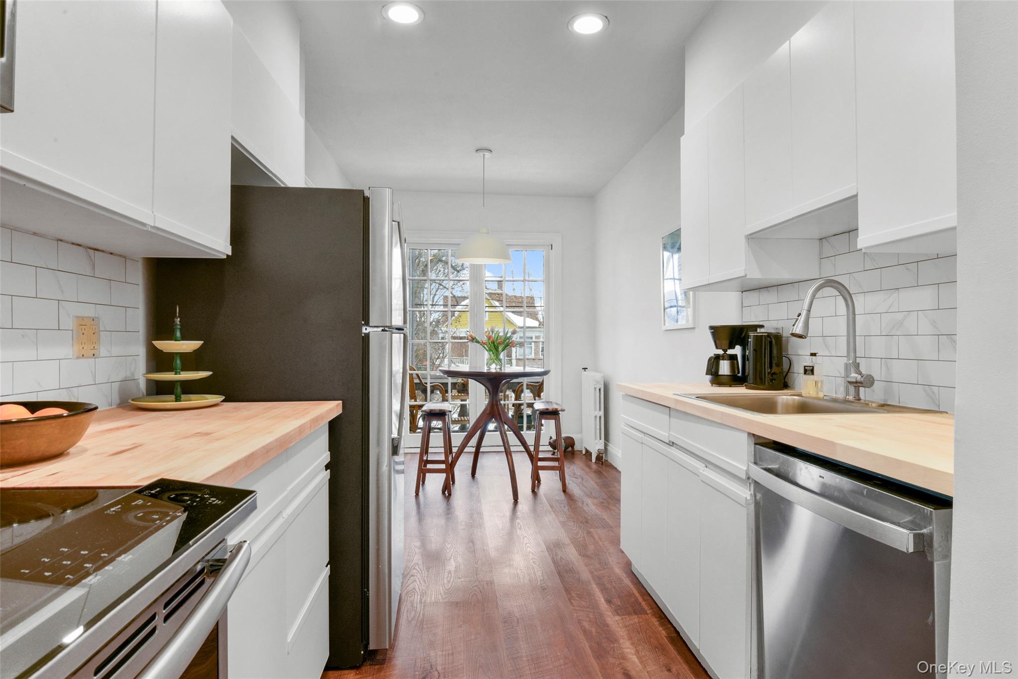 #8 photo, 910 Stuart Avenue, Mamaroneck , NY 10543