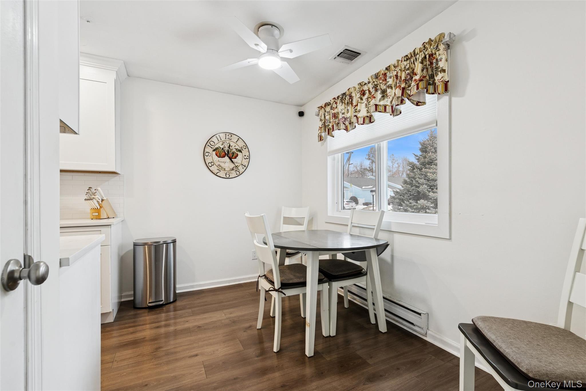 #11 photo, 201 Bentley Court, מחוז סאפוק Saint James , NY 11780