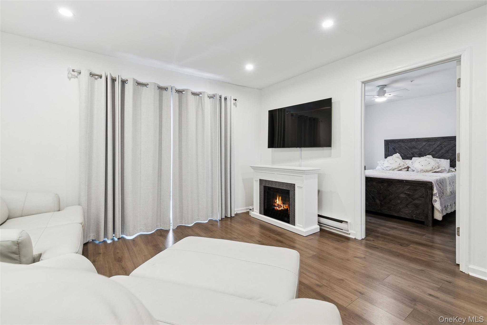 #7 photo, 201 Bentley Court, מחוז סאפוק Saint James , NY 11780