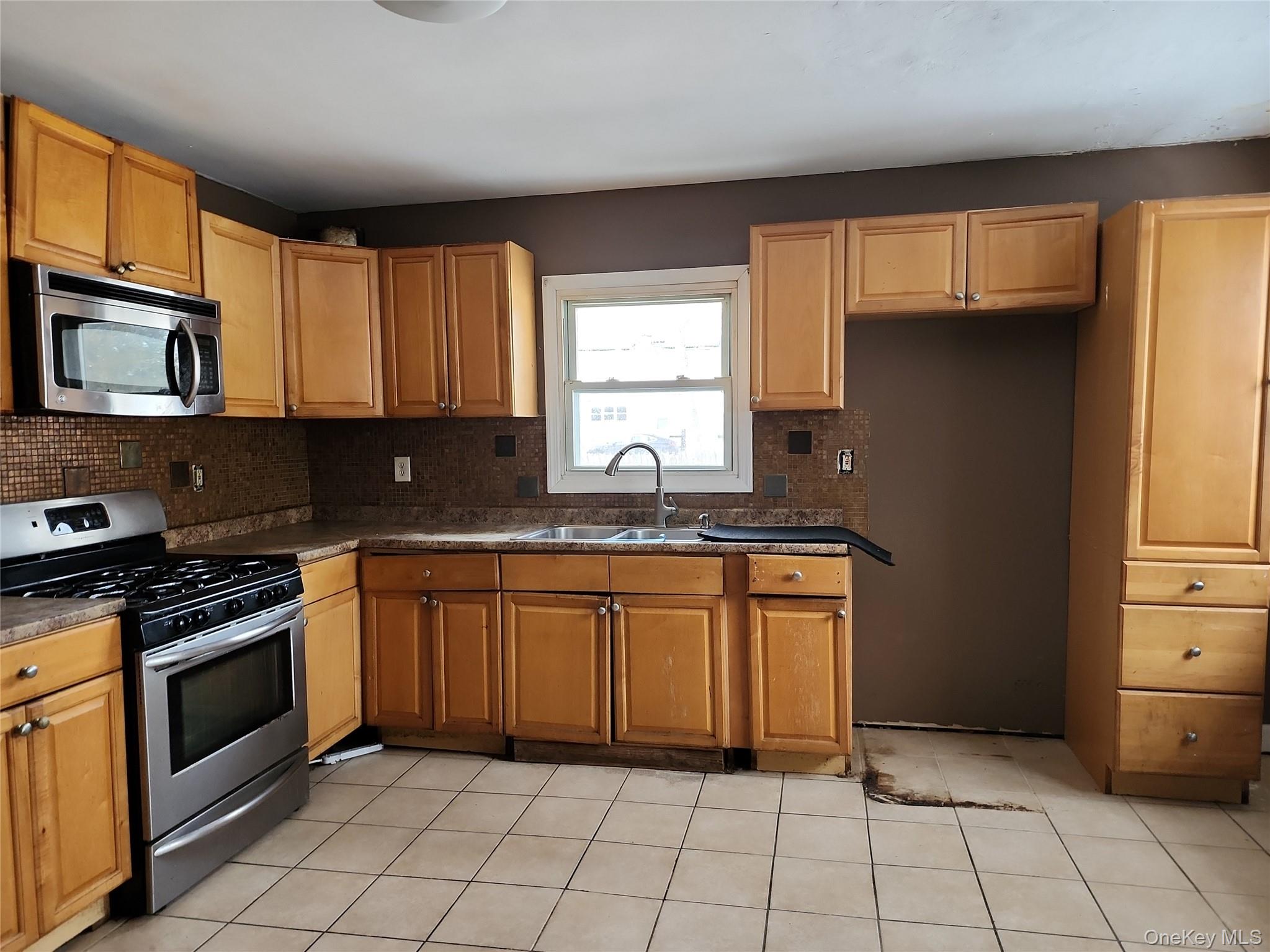 #11 photo, 34 Pineview Boulevard, Central Islip , NY 11722