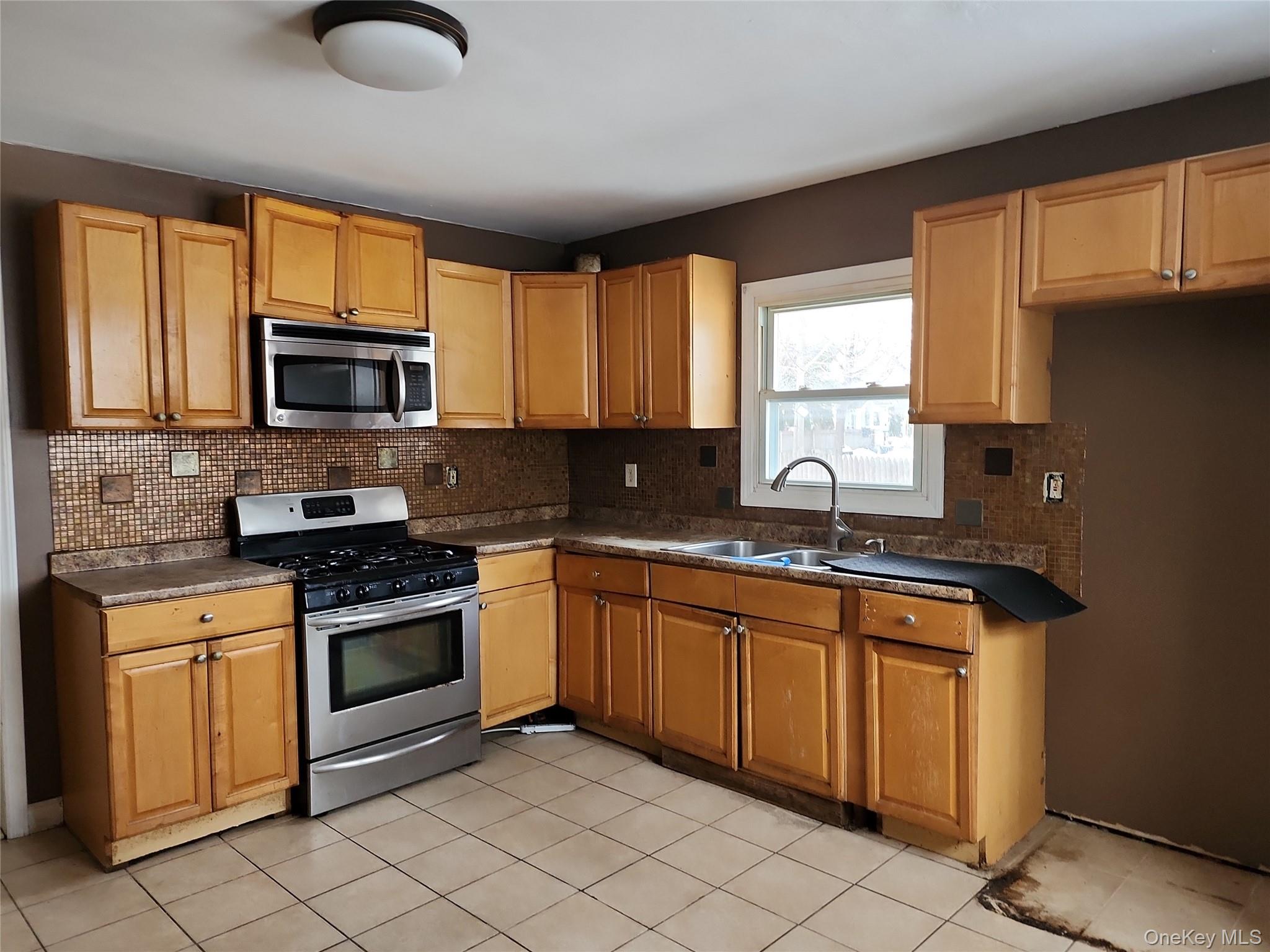 #12 photo, 34 Pineview Boulevard, Central Islip , NY 11722