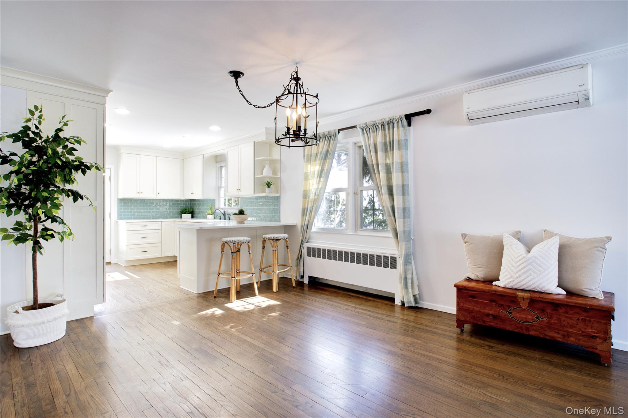 #10 photo, 27 Avalon Road, Garden City , NY 11530