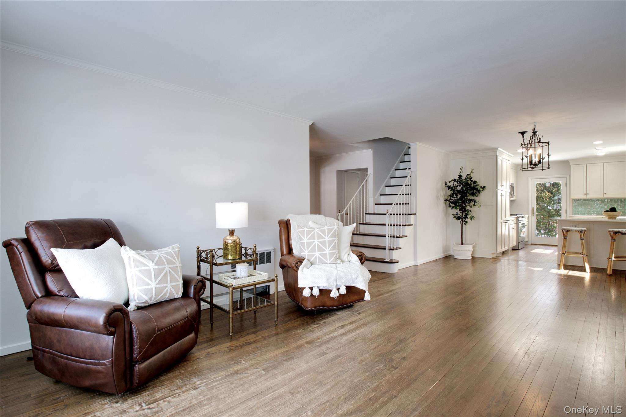 #11 photo, 27 Avalon Road, Garden City , NY 11530