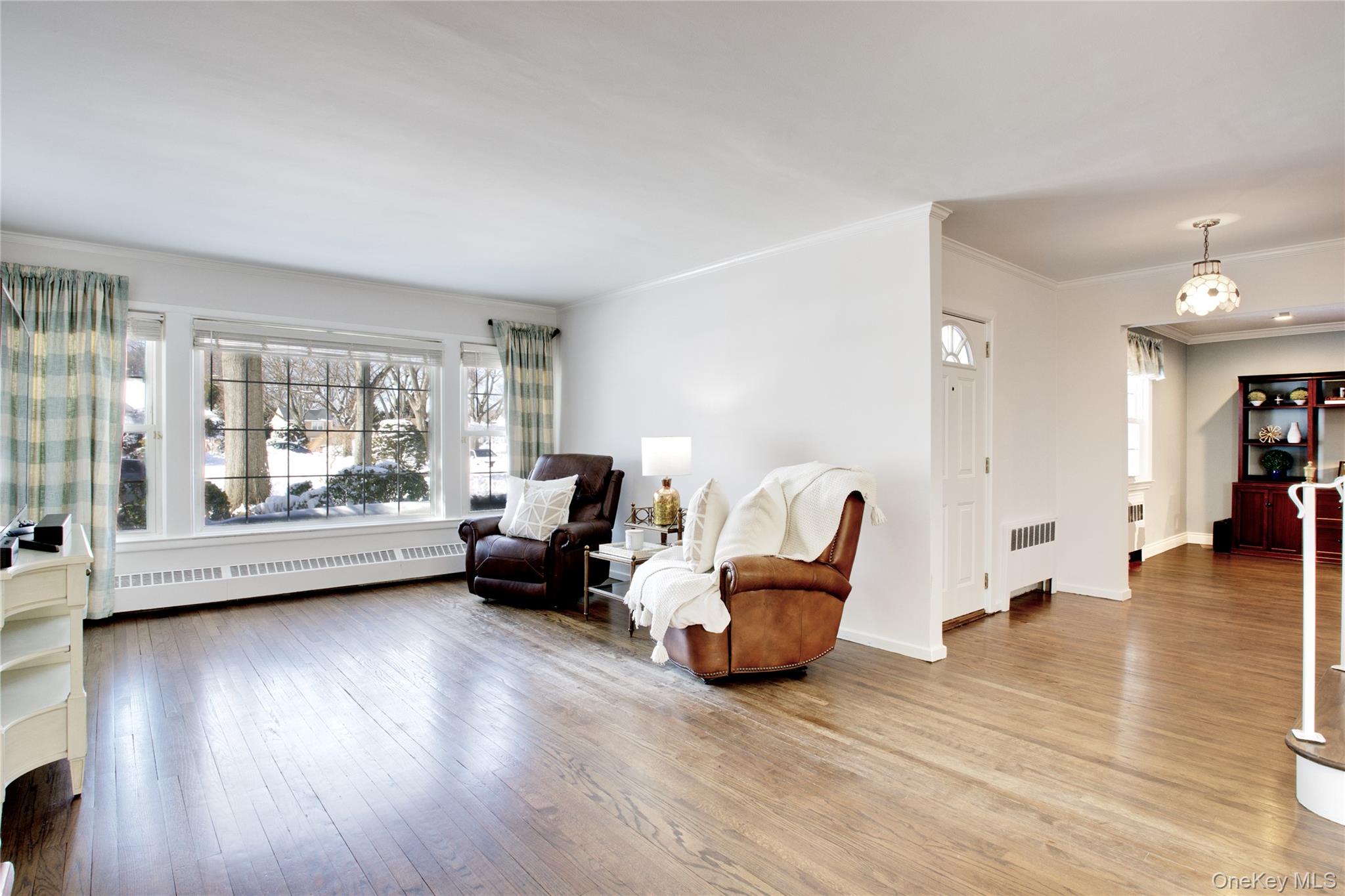 #12 photo, 27 Avalon Road, Garden City , NY 11530