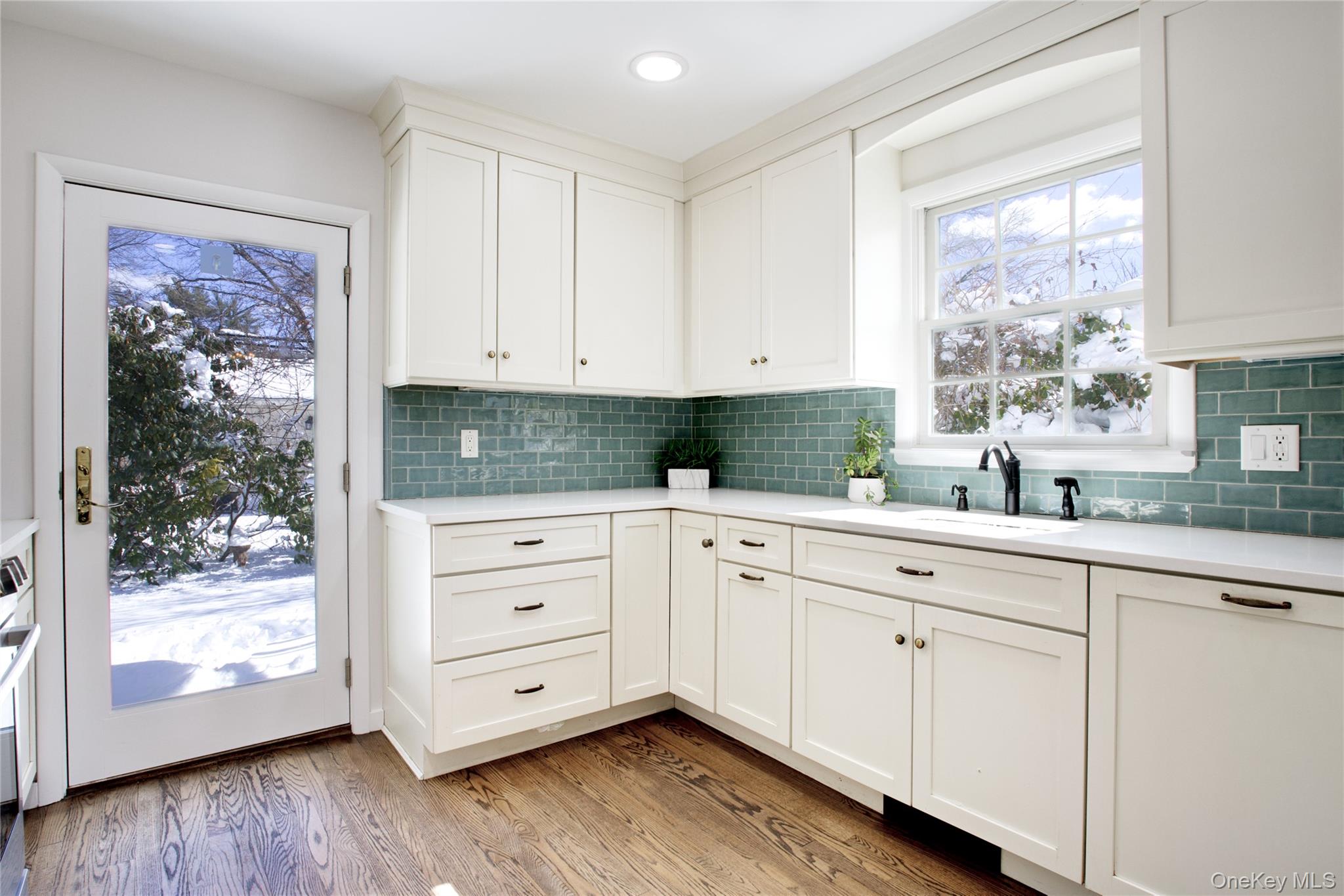 #9 photo, 27 Avalon Road, Garden City , NY 11530