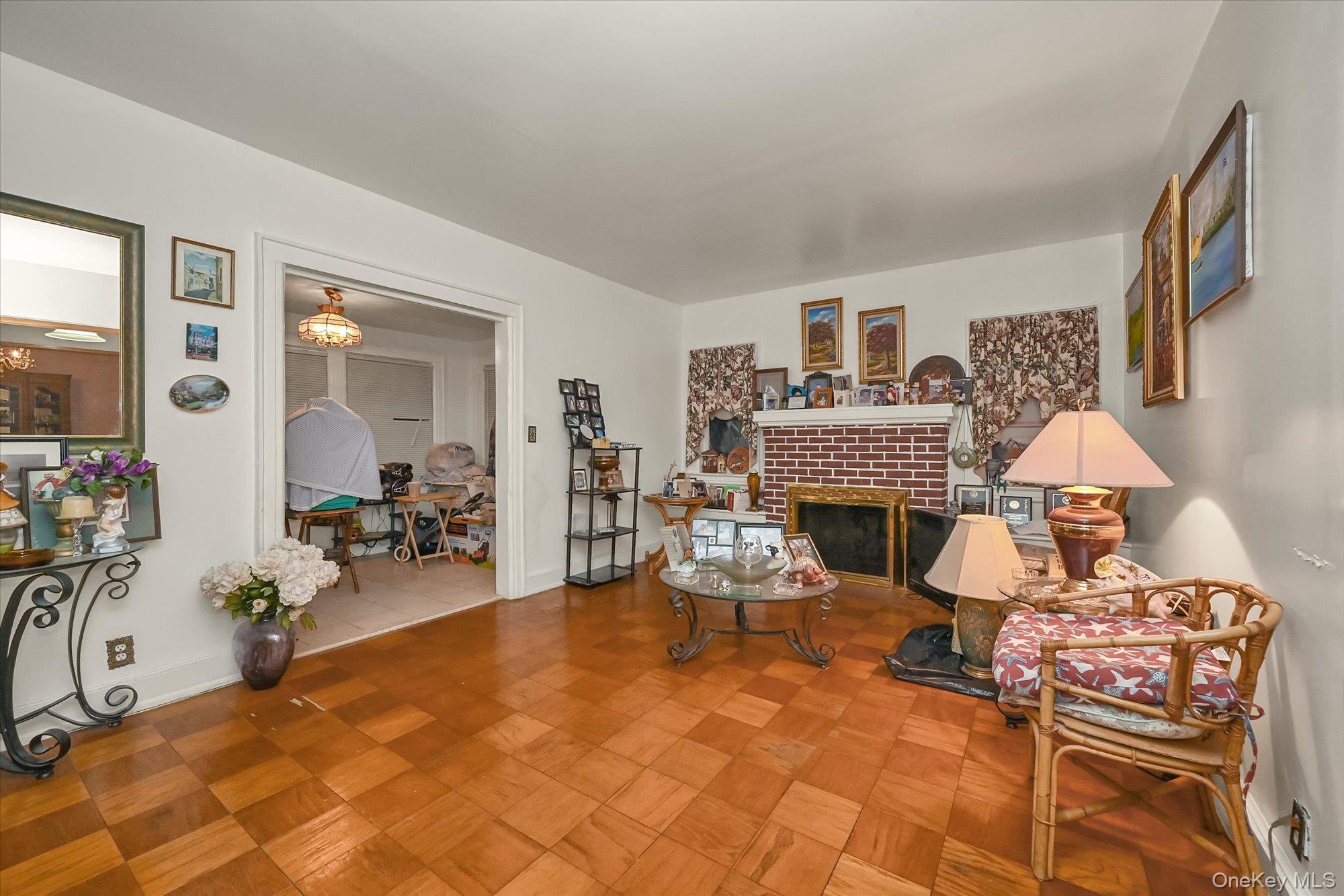 #5 photo, 91-29 217th Street, কুইন্‌স Queens Village , NY 11428