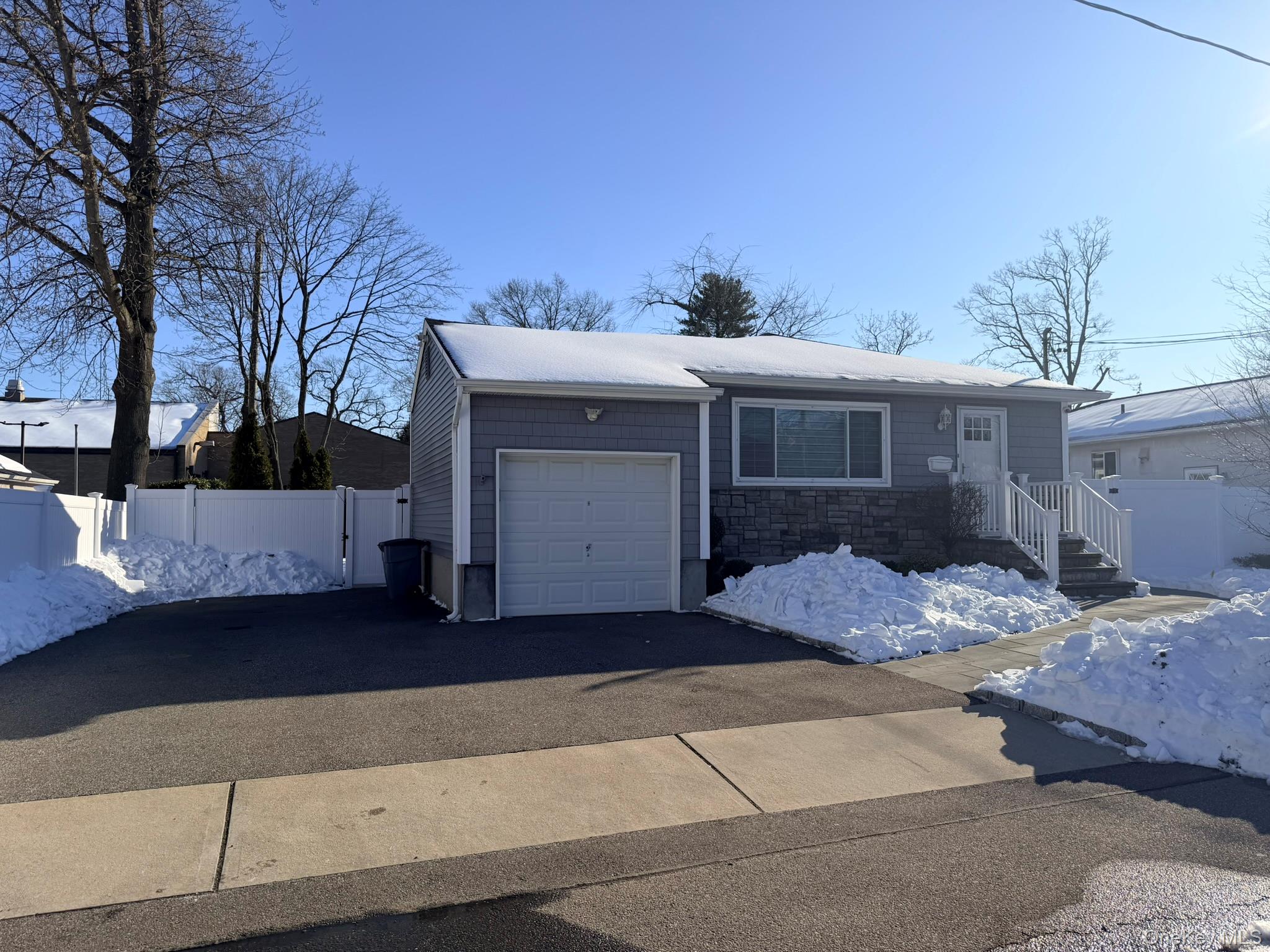 #2 photo, 2002 City Avenue, Merrick , NY 11566