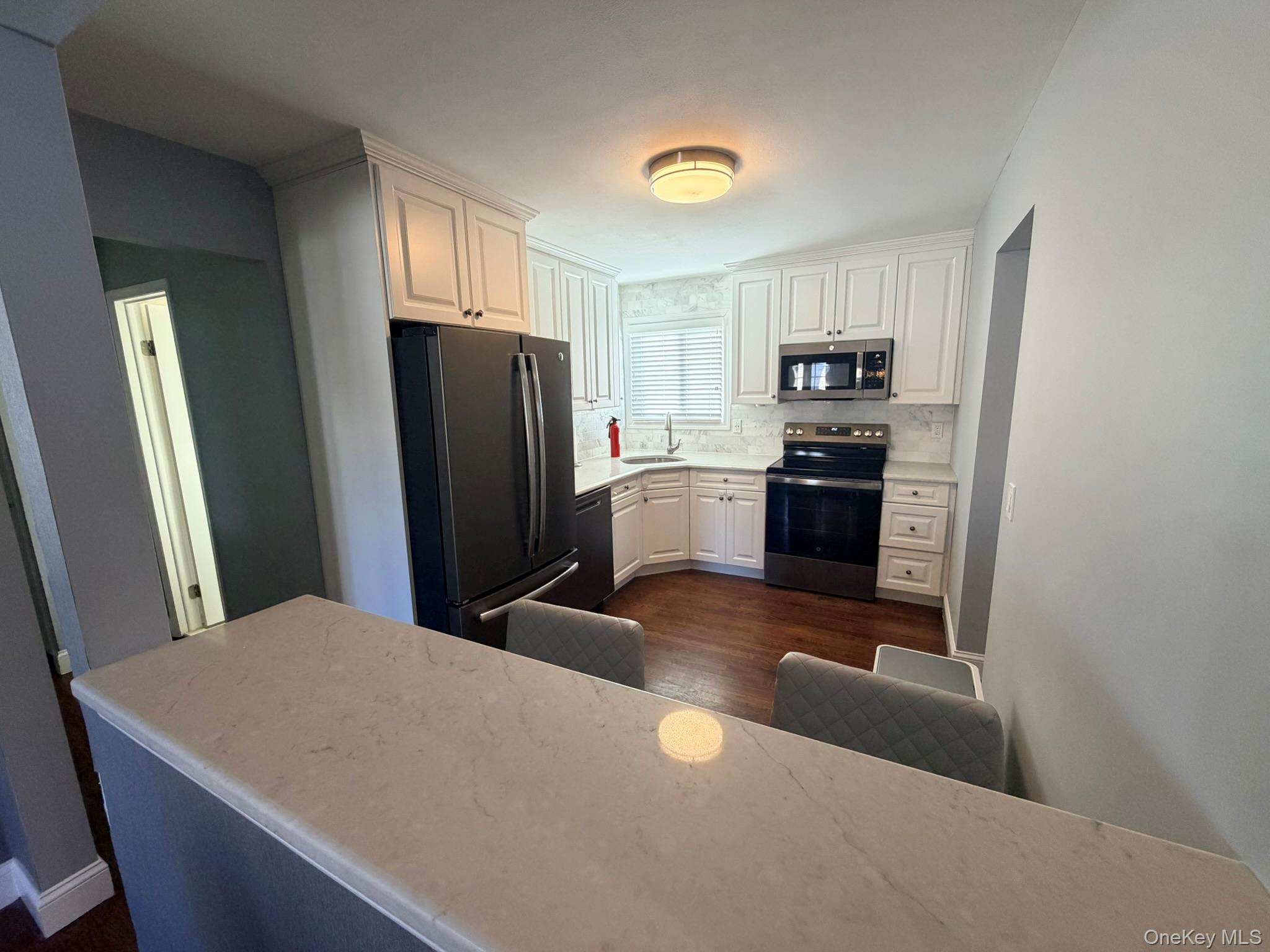 #6 photo, 2002 City Avenue, Merrick , NY 11566