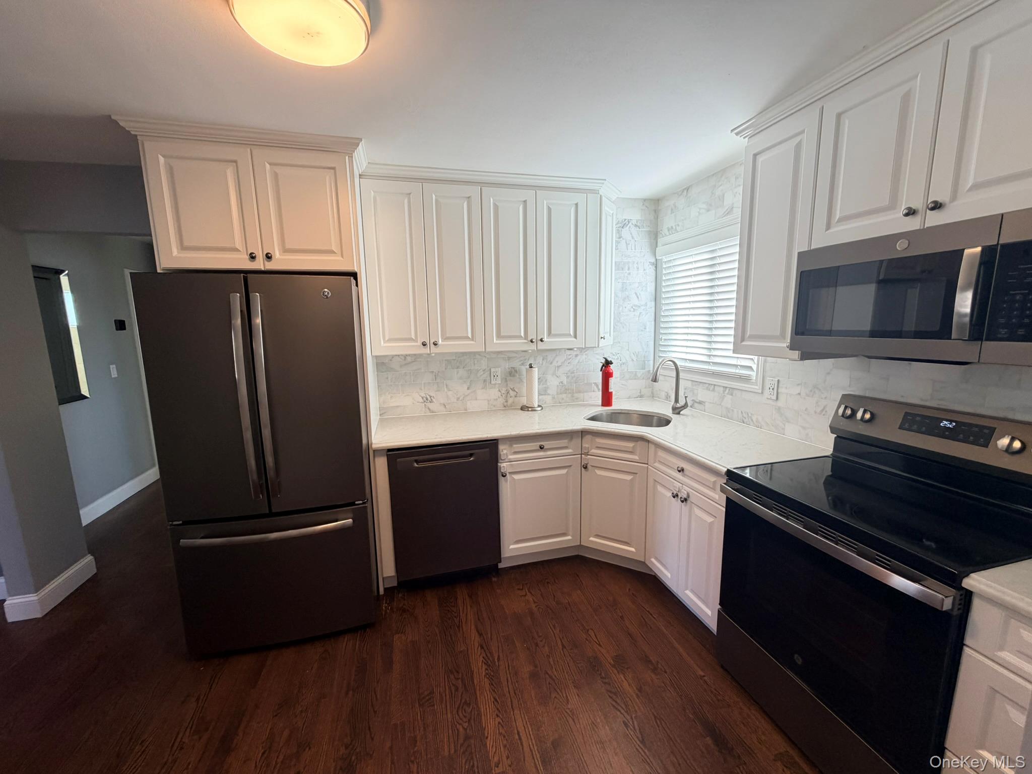 #7 photo, 2002 City Avenue, Merrick , NY 11566