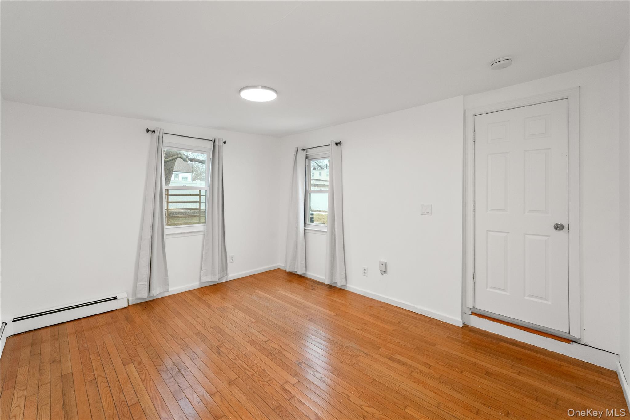 #13 photo, 181 S Alleghany Avenue, Lindenhurst , NY 11757