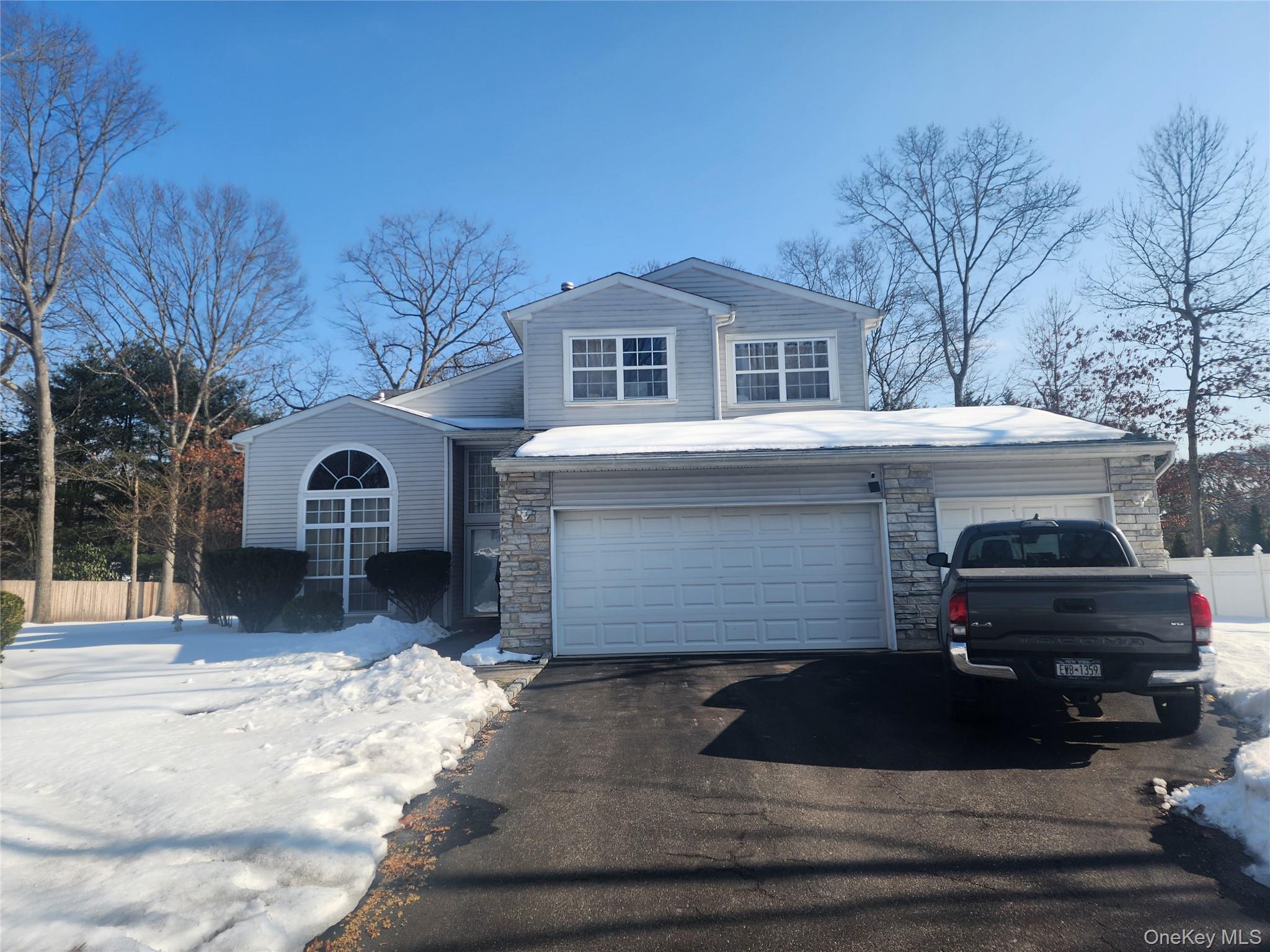 #1 photo, 3 Arbor Field Way, Lake Grove , NY 11755