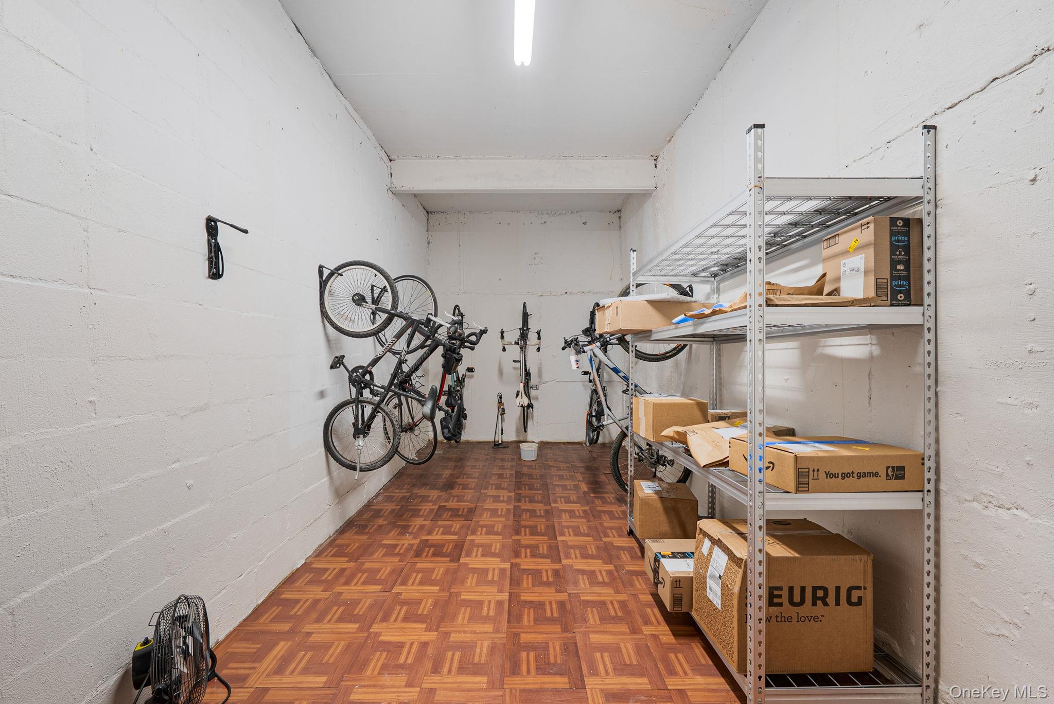 #17 photo, 25 Park Place, Great Neck , NY 11021