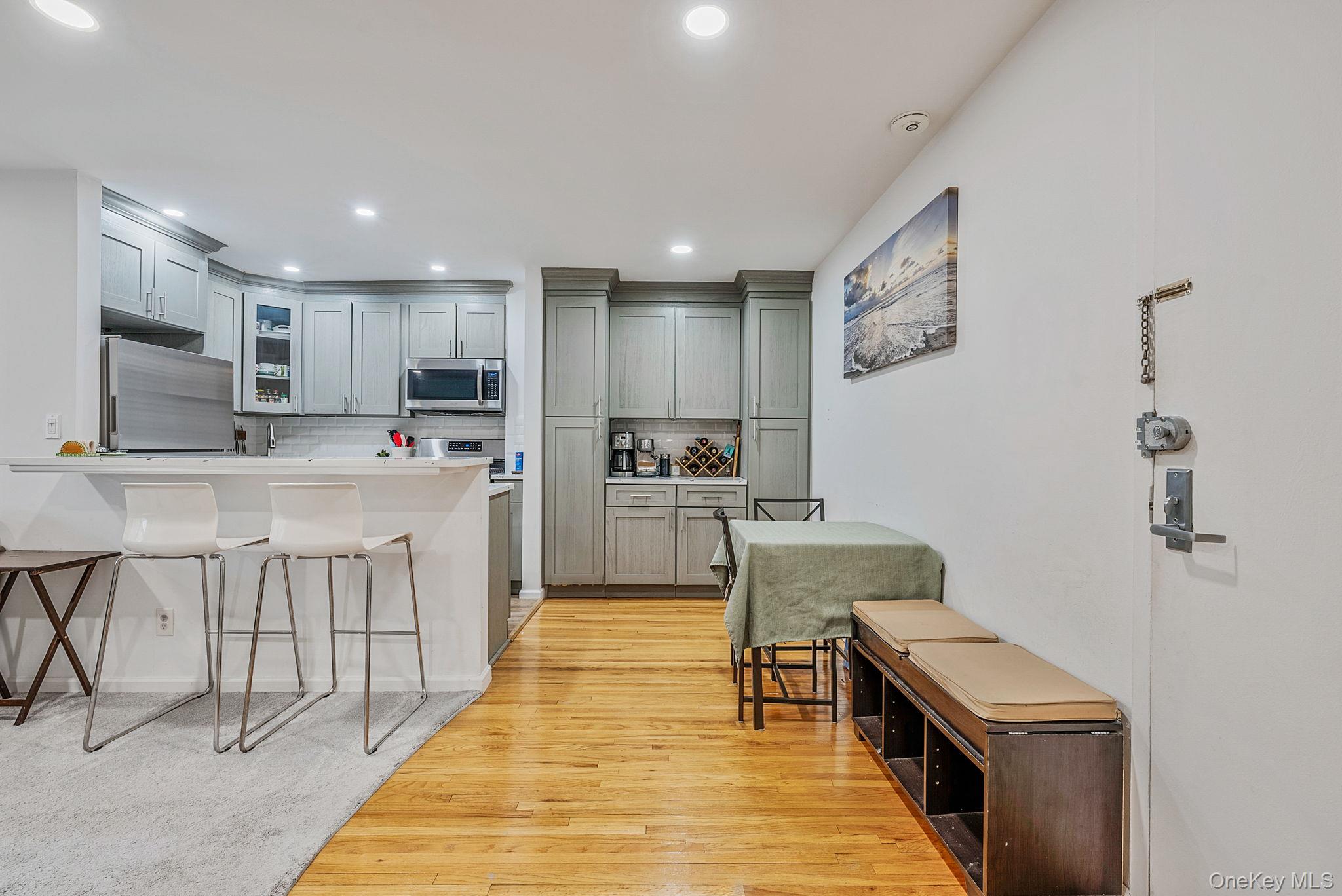 #2 photo, 25 Park Place, Great Neck , NY 11021