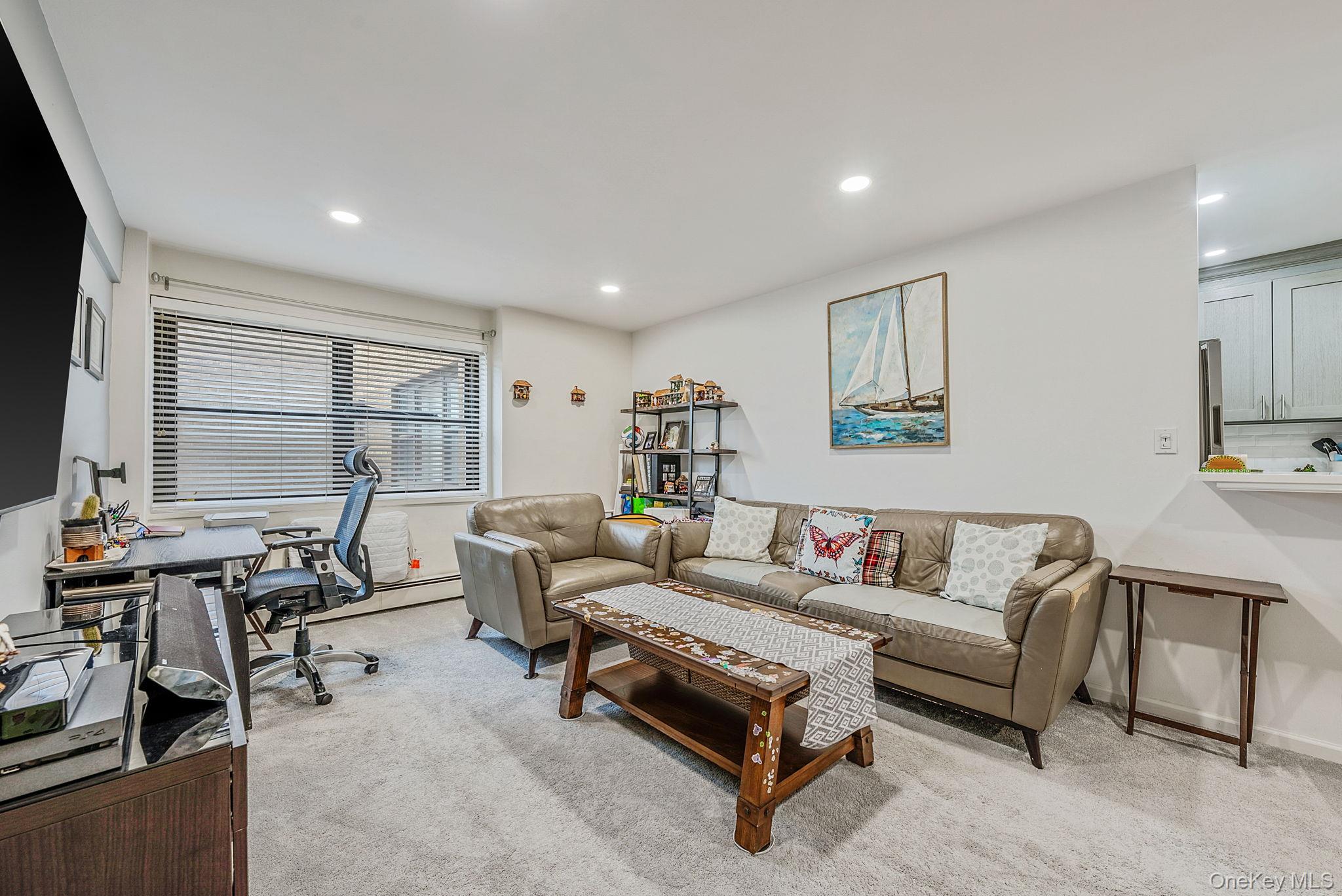 #3 photo, 25 Park Place, Great Neck , NY 11021