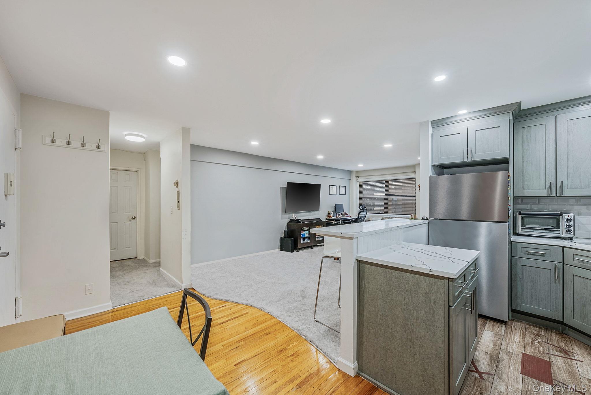 #9 photo, 25 Park Place, Great Neck , NY 11021