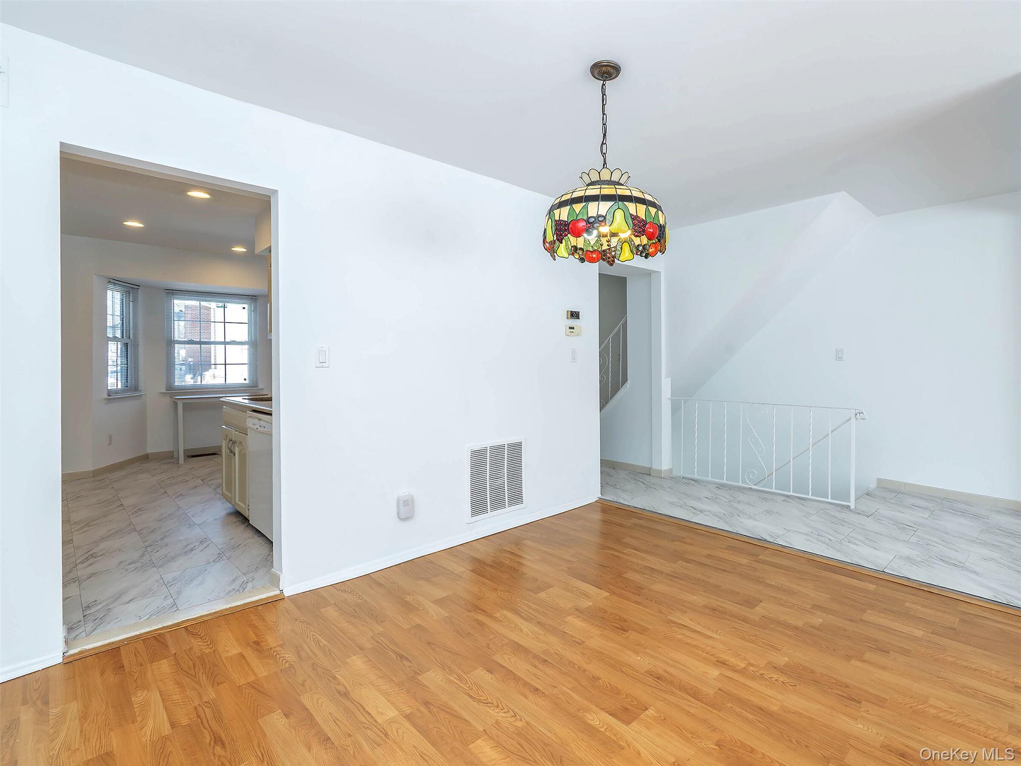 #12 photo, 78 Santa Barbara Drive, Plainview , NY 11803