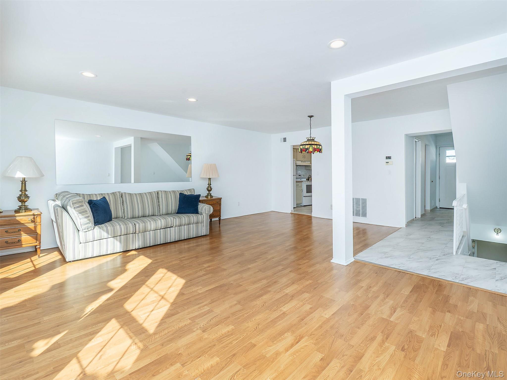 #15 photo, 78 Santa Barbara Drive, Plainview , NY 11803