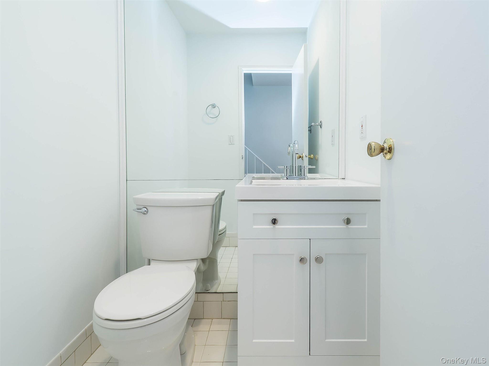 #18 photo, 78 Santa Barbara Drive, Plainview , NY 11803