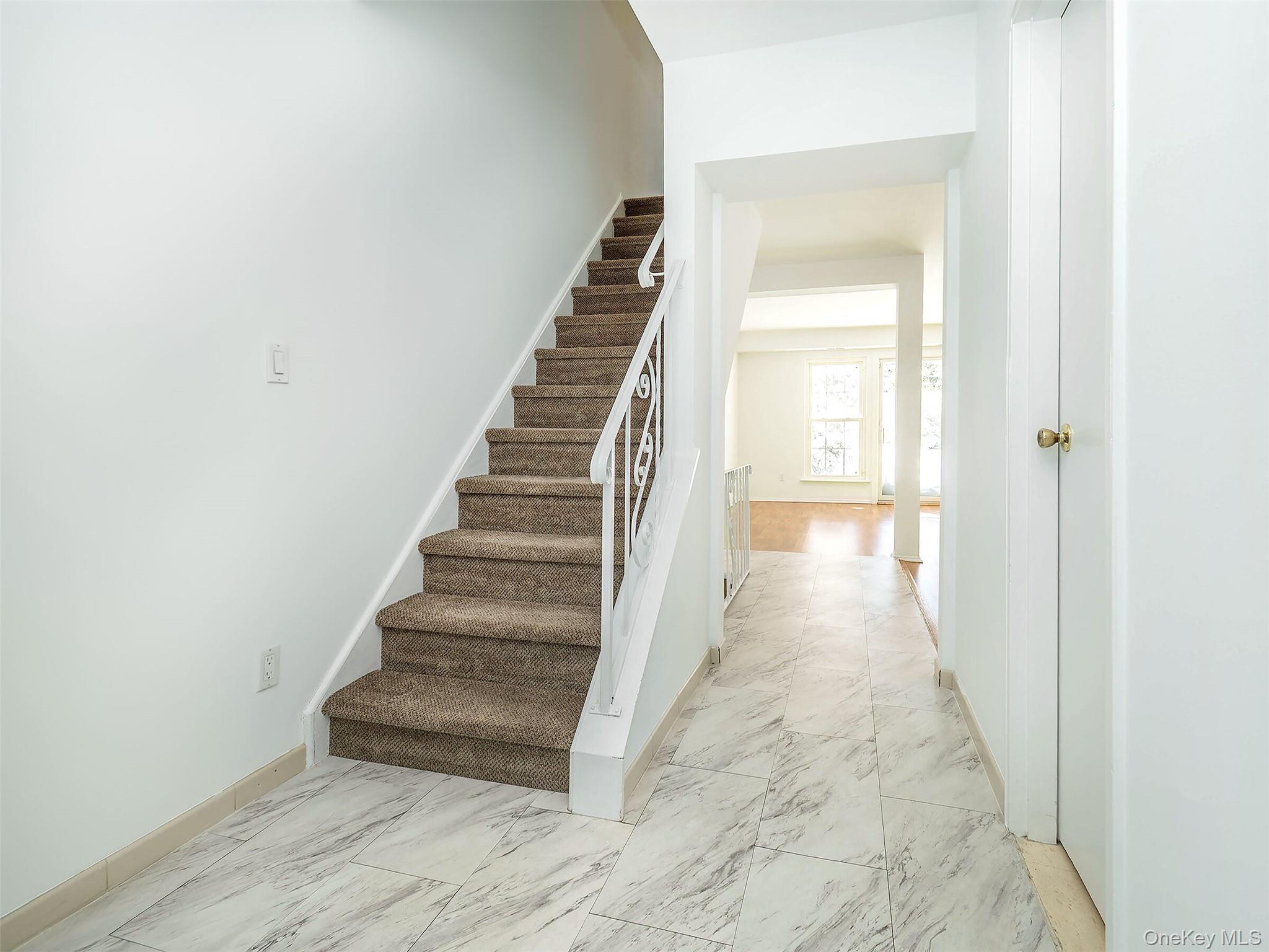 #19 photo, 78 Santa Barbara Drive, Plainview , NY 11803