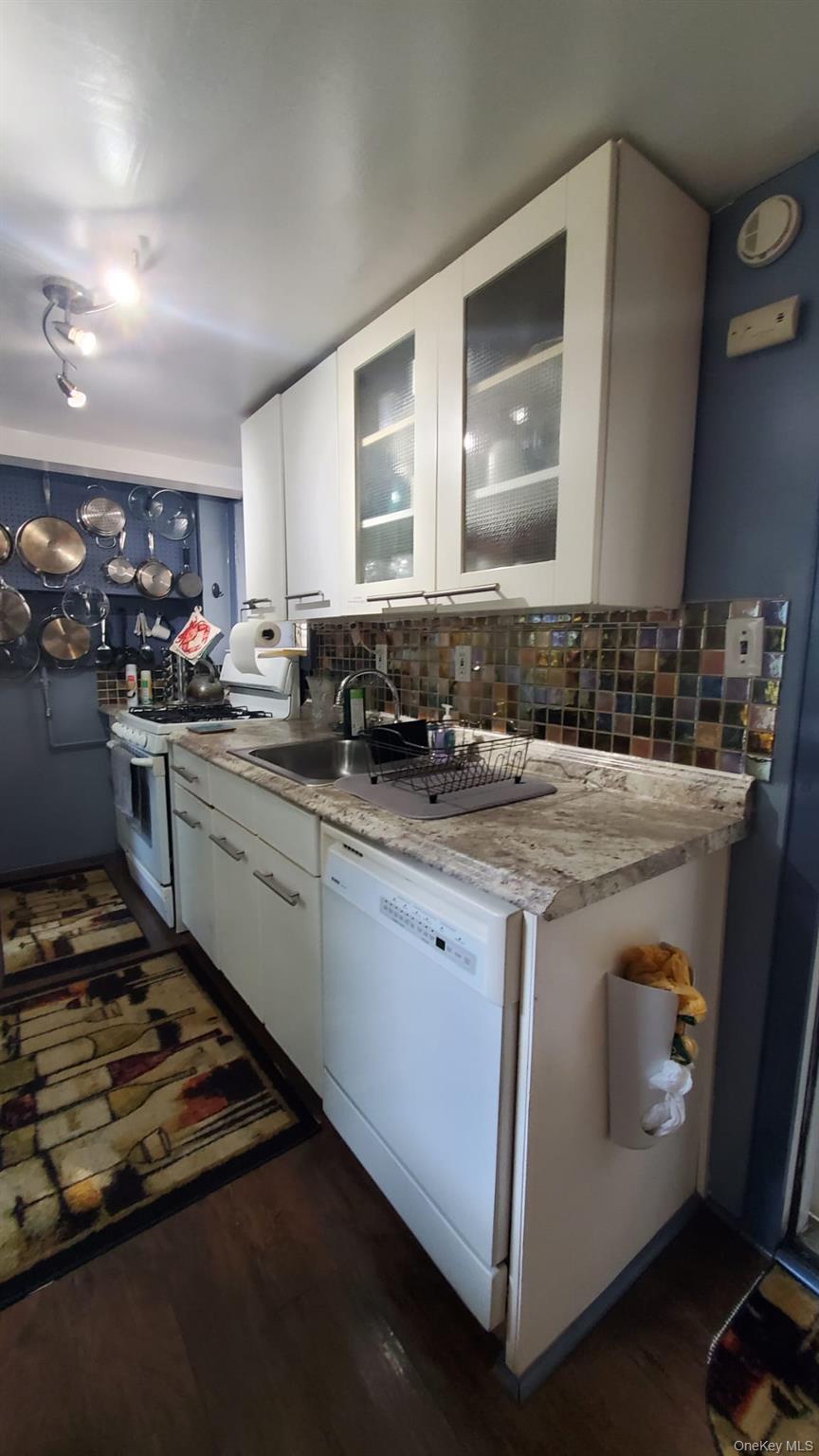 #20 photo, 3430 34th Street, Astoria , NY 11106