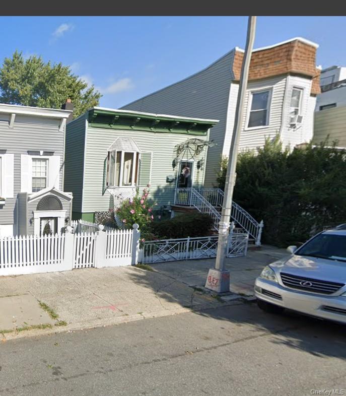 #4 photo, 3430 34th Street, Astoria , NY 11106