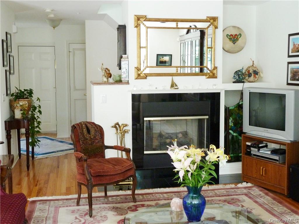 #4 photo, 107 Winding Ridge Road, 뉴욕주 White Plains , NY 10603