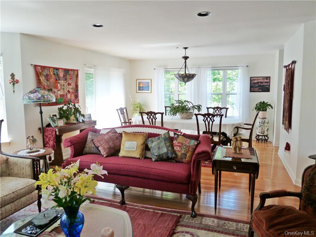 #8 photo, 107 Winding Ridge Road, 뉴욕주 White Plains , NY 10603