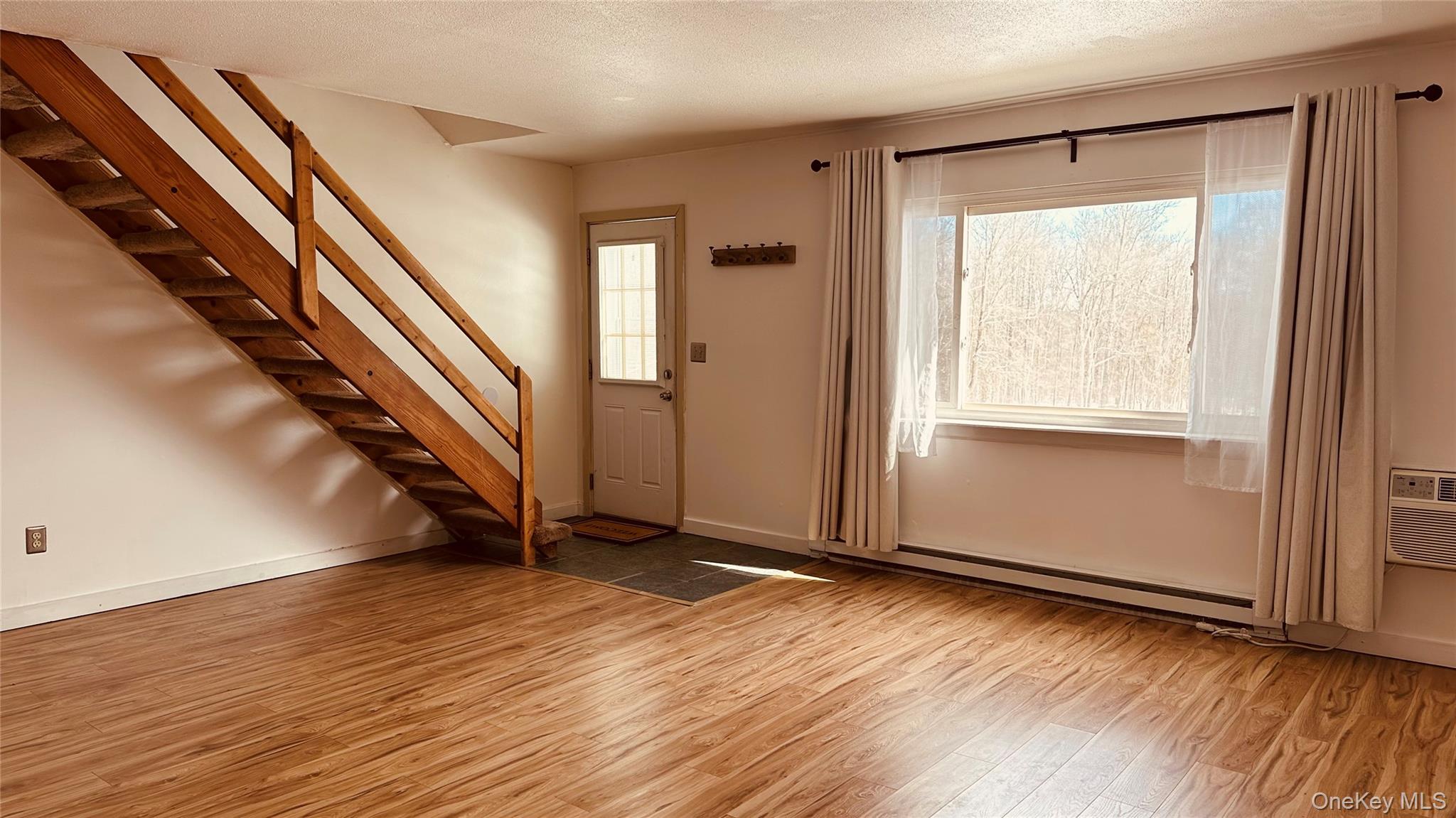 #9 photo, 881 Albany Post Road, 紐約州 New Paltz , NY 12561