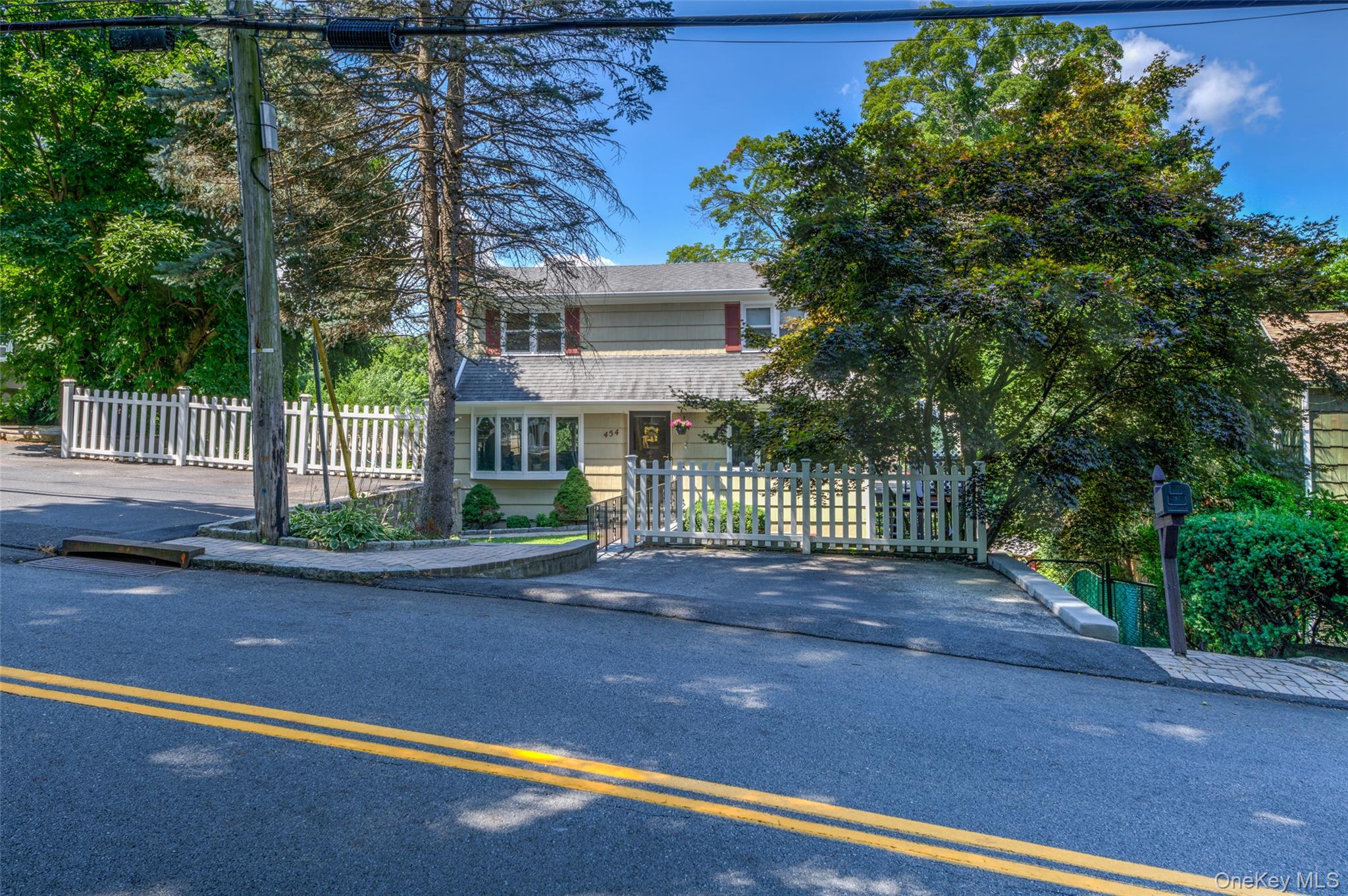 #2 photo, 454 Swanson Drive, Thornwood , NY 10594