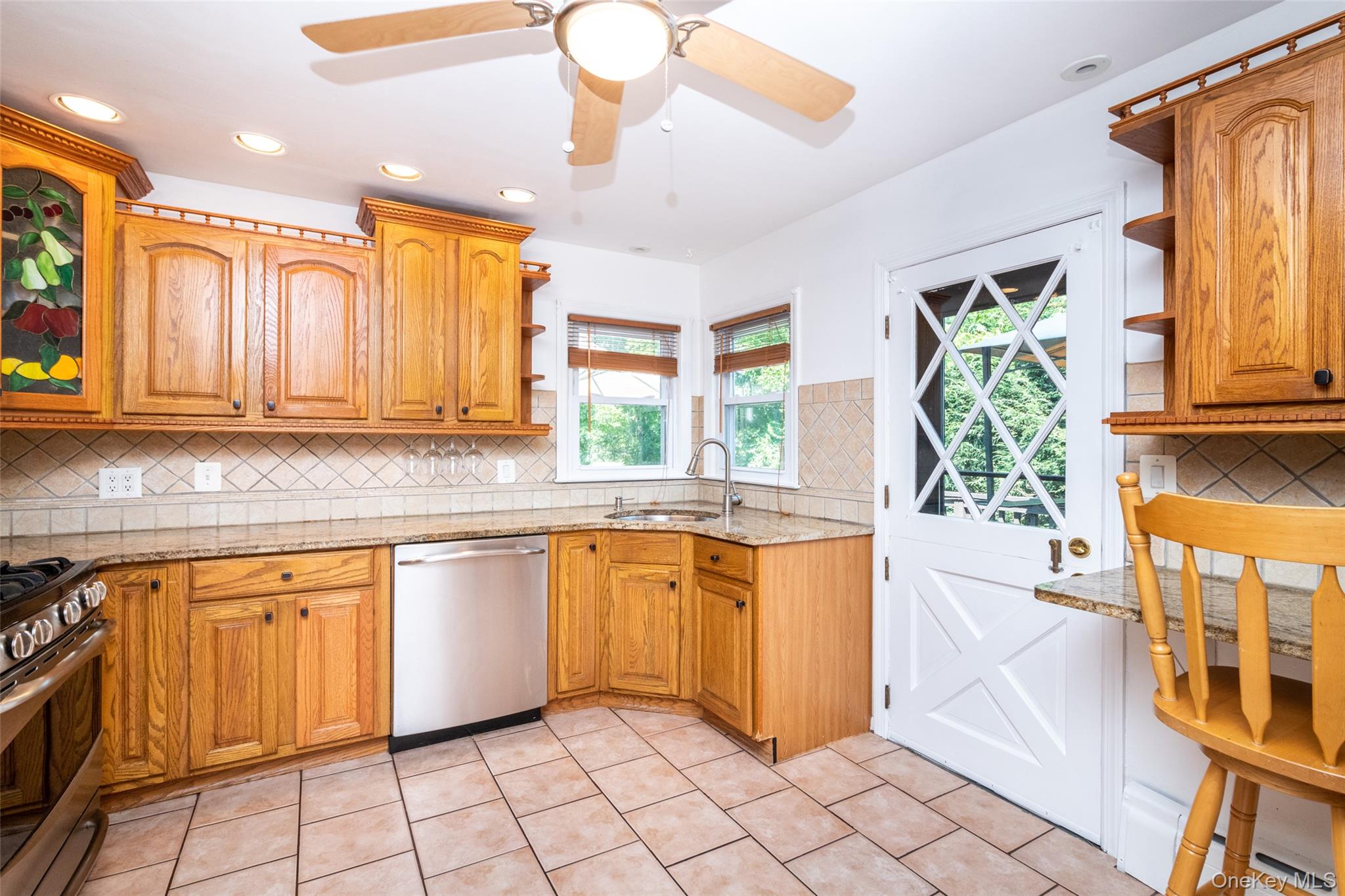 #4 photo, 454 Swanson Drive, Thornwood , NY 10594