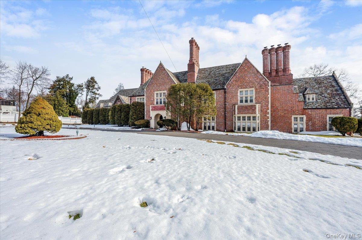 #1 photo, 8 Eastway, Bronxville , NY 10708