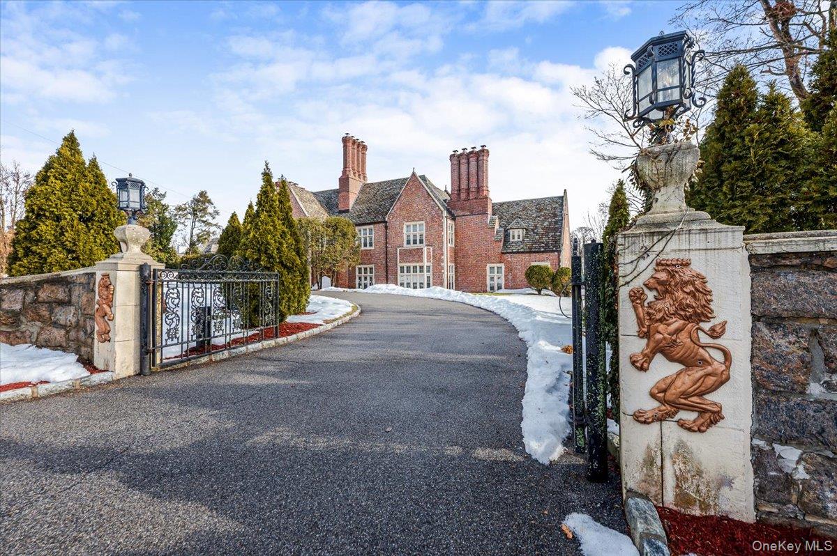 #2 photo, 8 Eastway, Bronxville , NY 10708