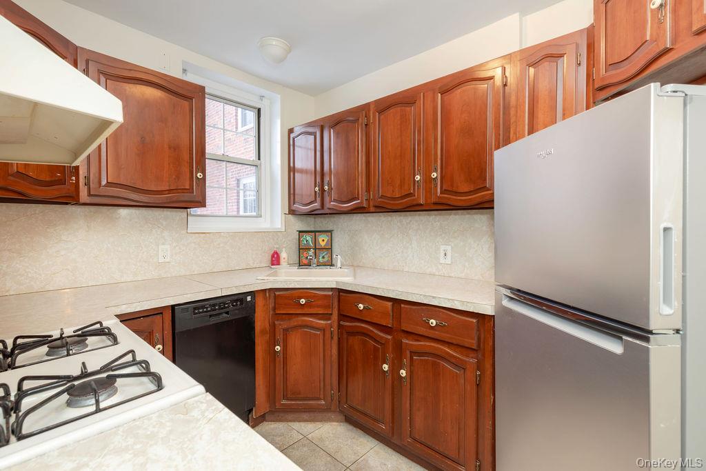 #10 photo, 1340 Midland Avenue, Bronxville , NY 10708