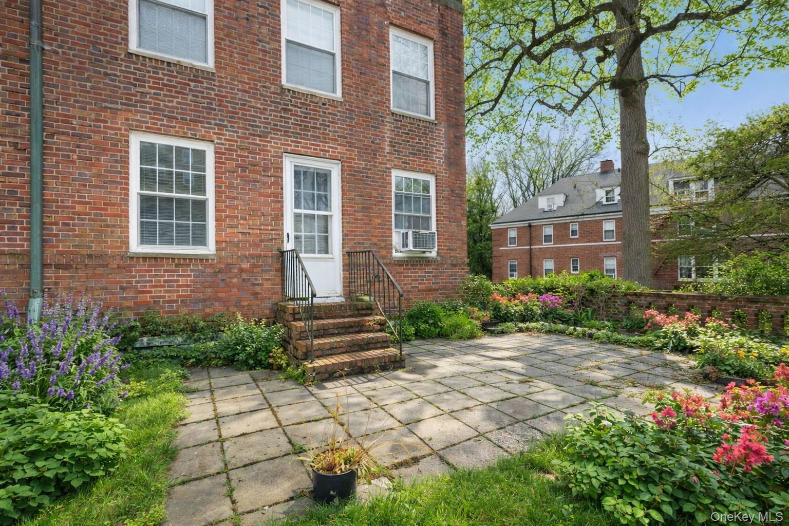 #18 photo, 1340 Midland Avenue, Bronxville , NY 10708